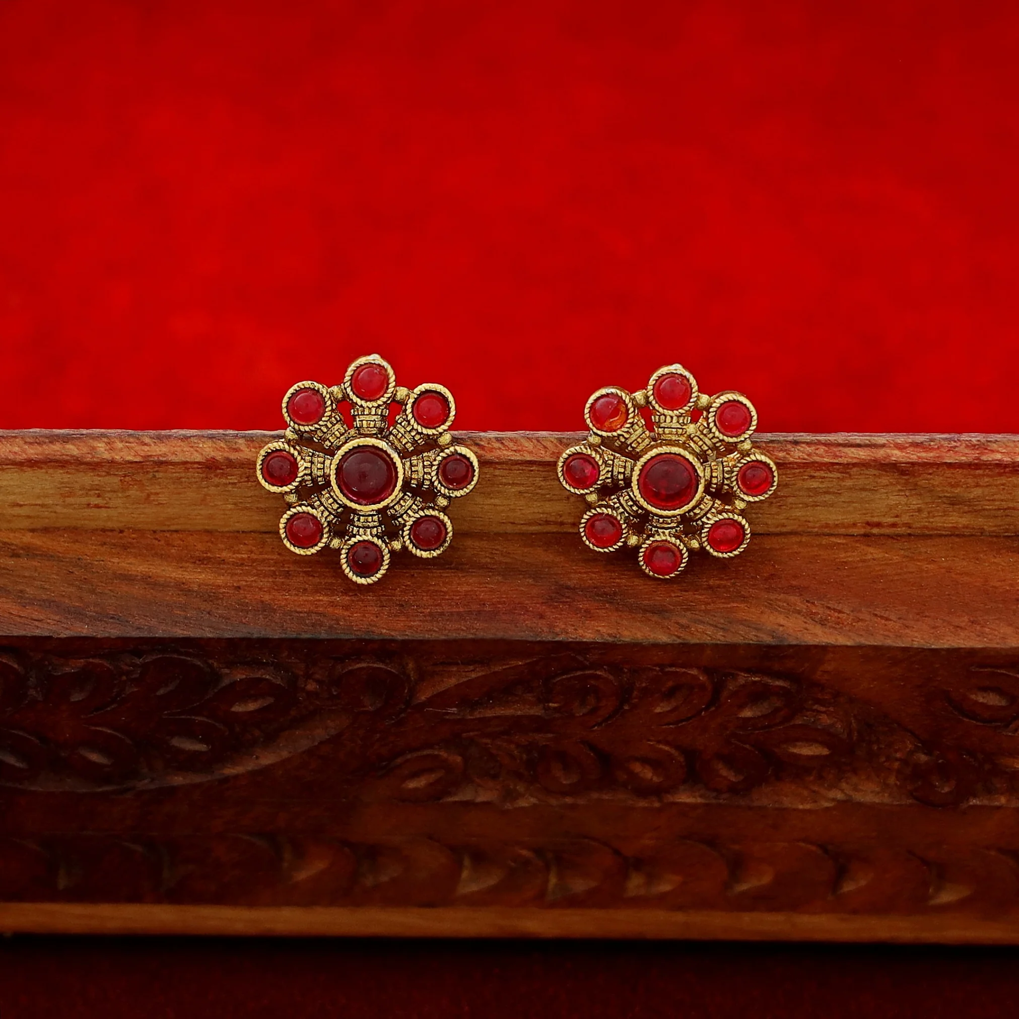 Hridya 5 Floral Golden Ball Choker With Earring - Image 10