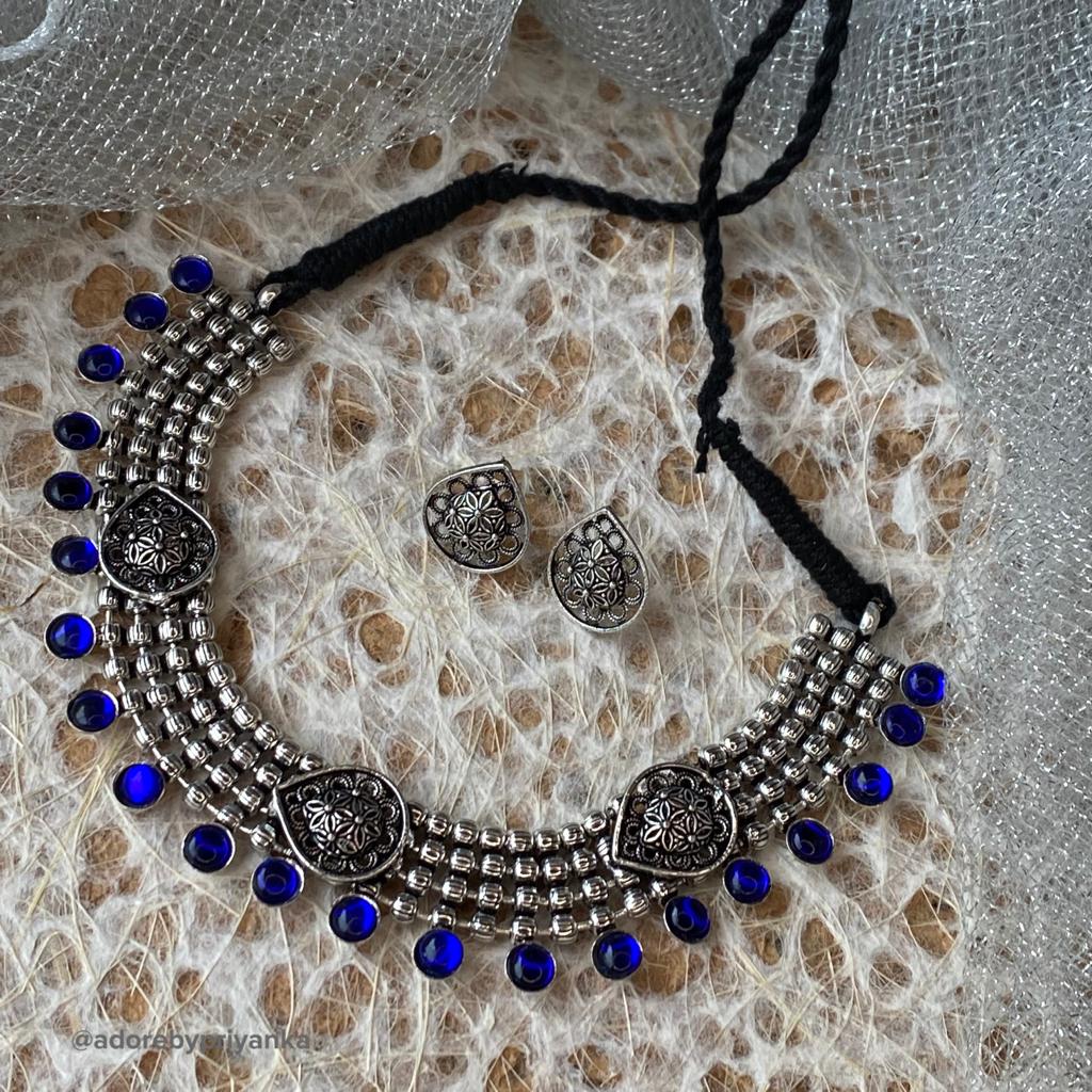 Idika Neckpiece With Stud - Image 11