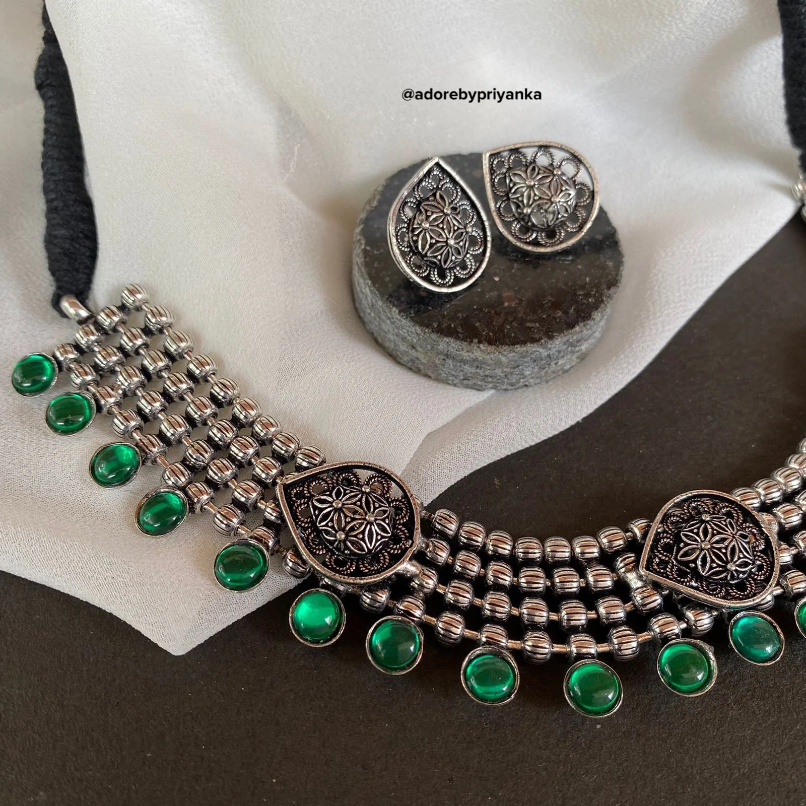 Idika Neckpiece With Stud - Image 4