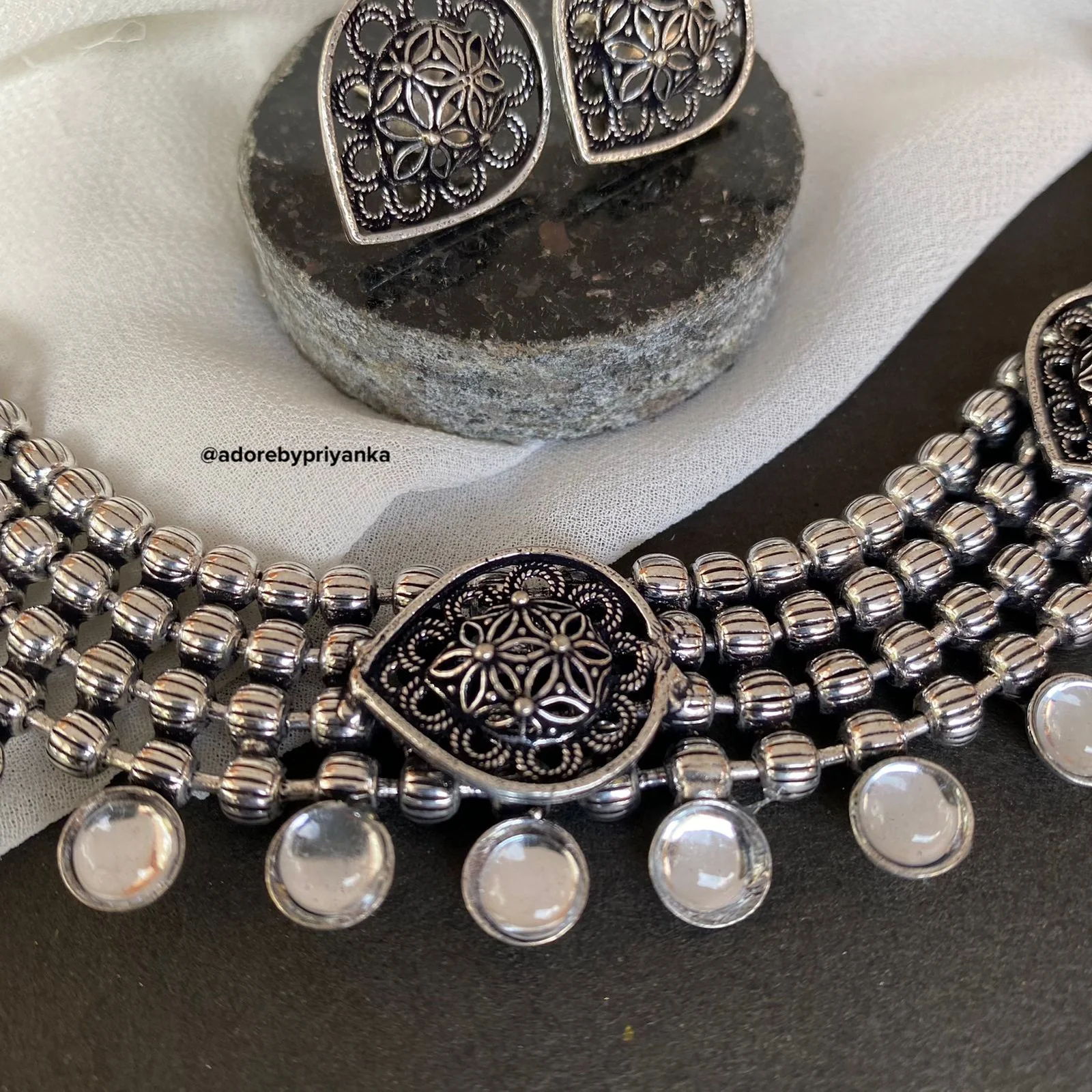 Idika Neckpiece With Stud - Image 5