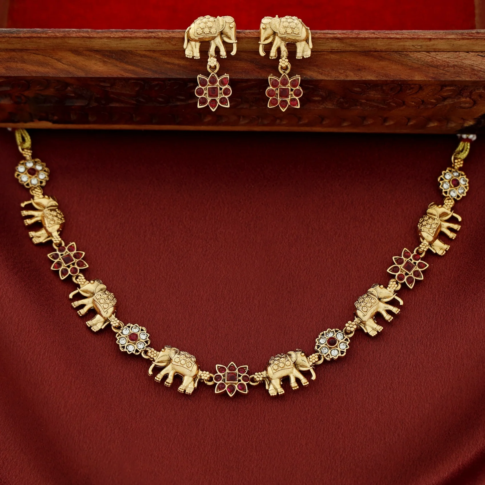 Iha Airavat Flowery Neckpiece With Earring - Image 4