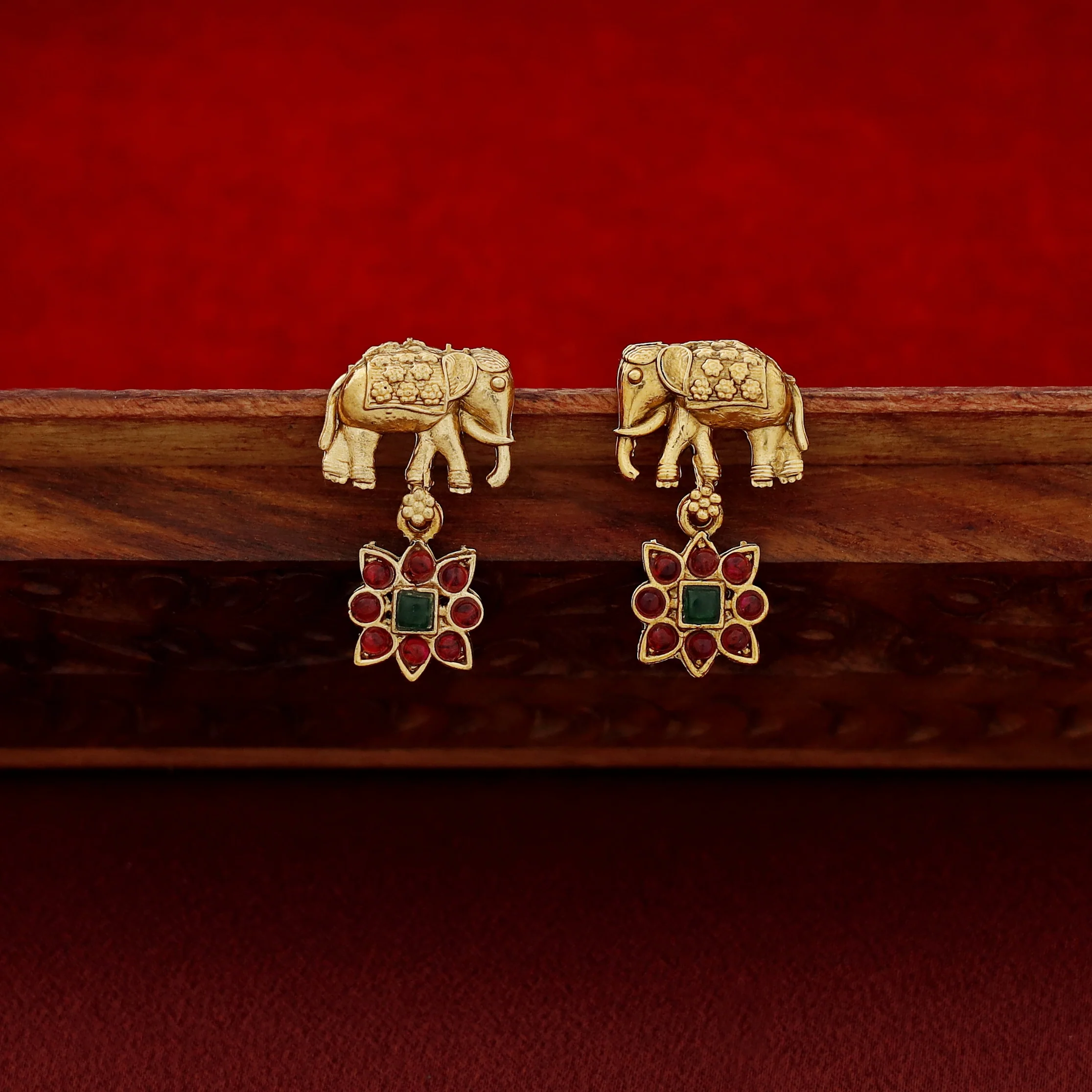 Iha Airavat Flowery Neckpiece With Earring - Image 7
