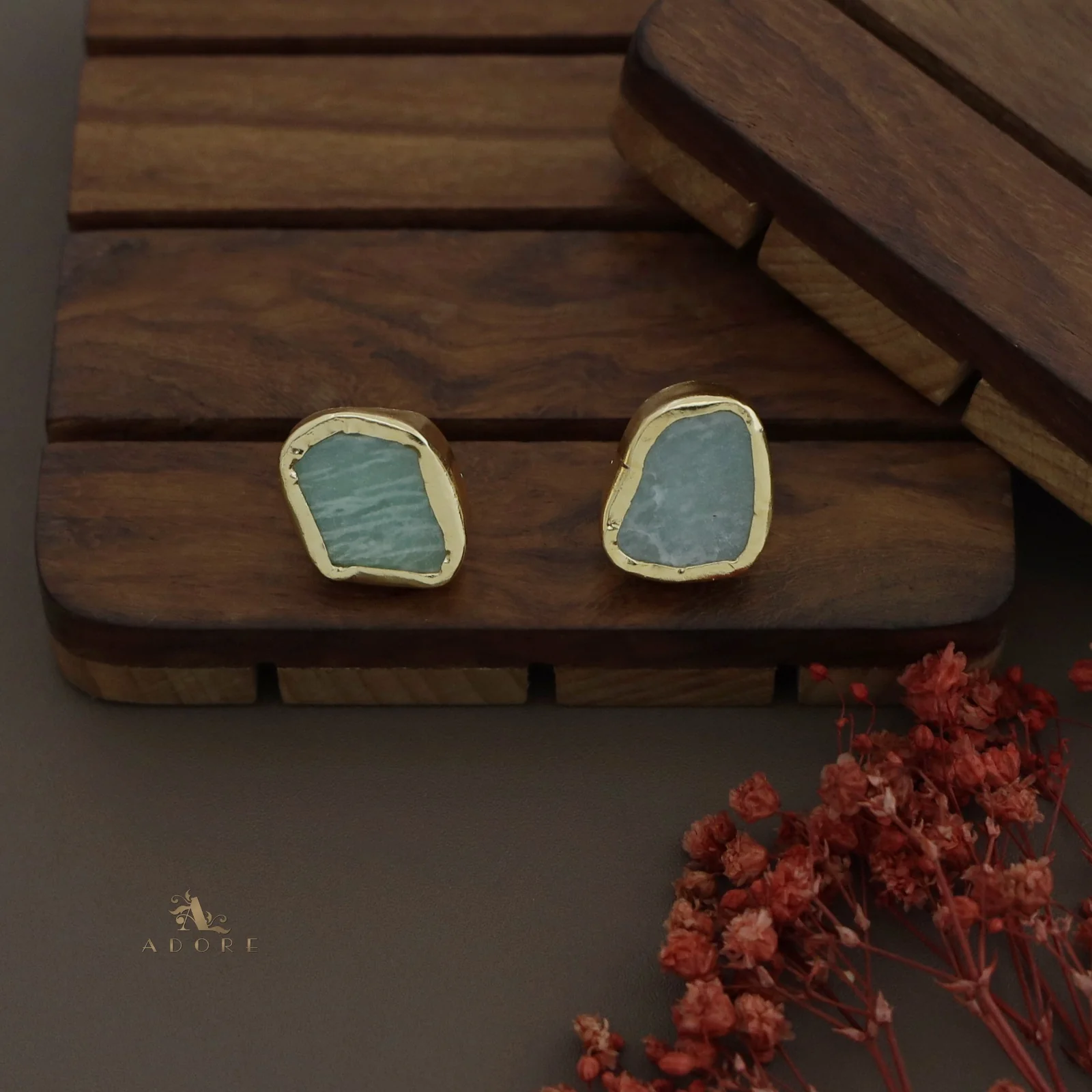 Imaya Raw Stone Neckpiece With Stud - Image 10