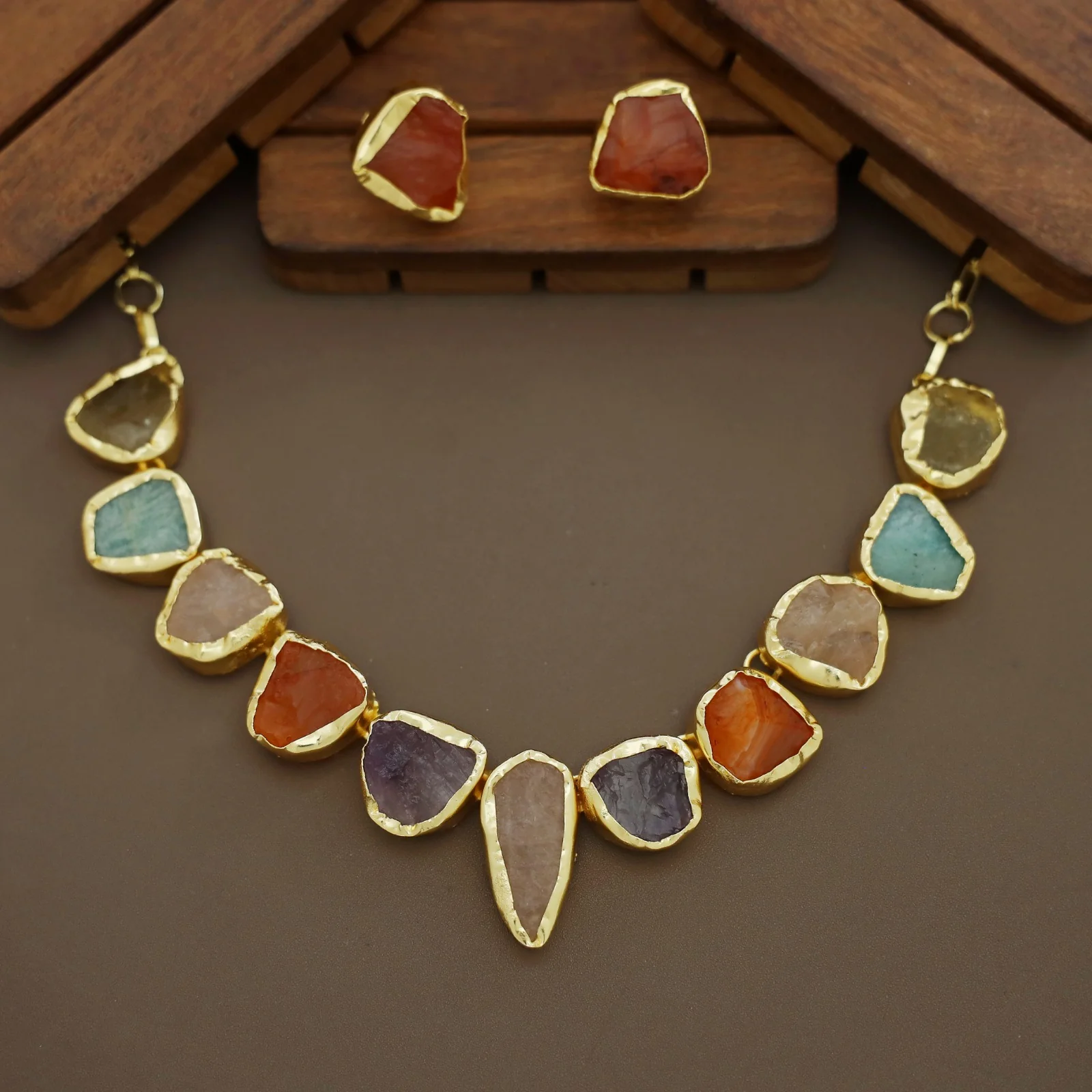 Imaya Raw Stone Neckpiece With Stud - Image 18