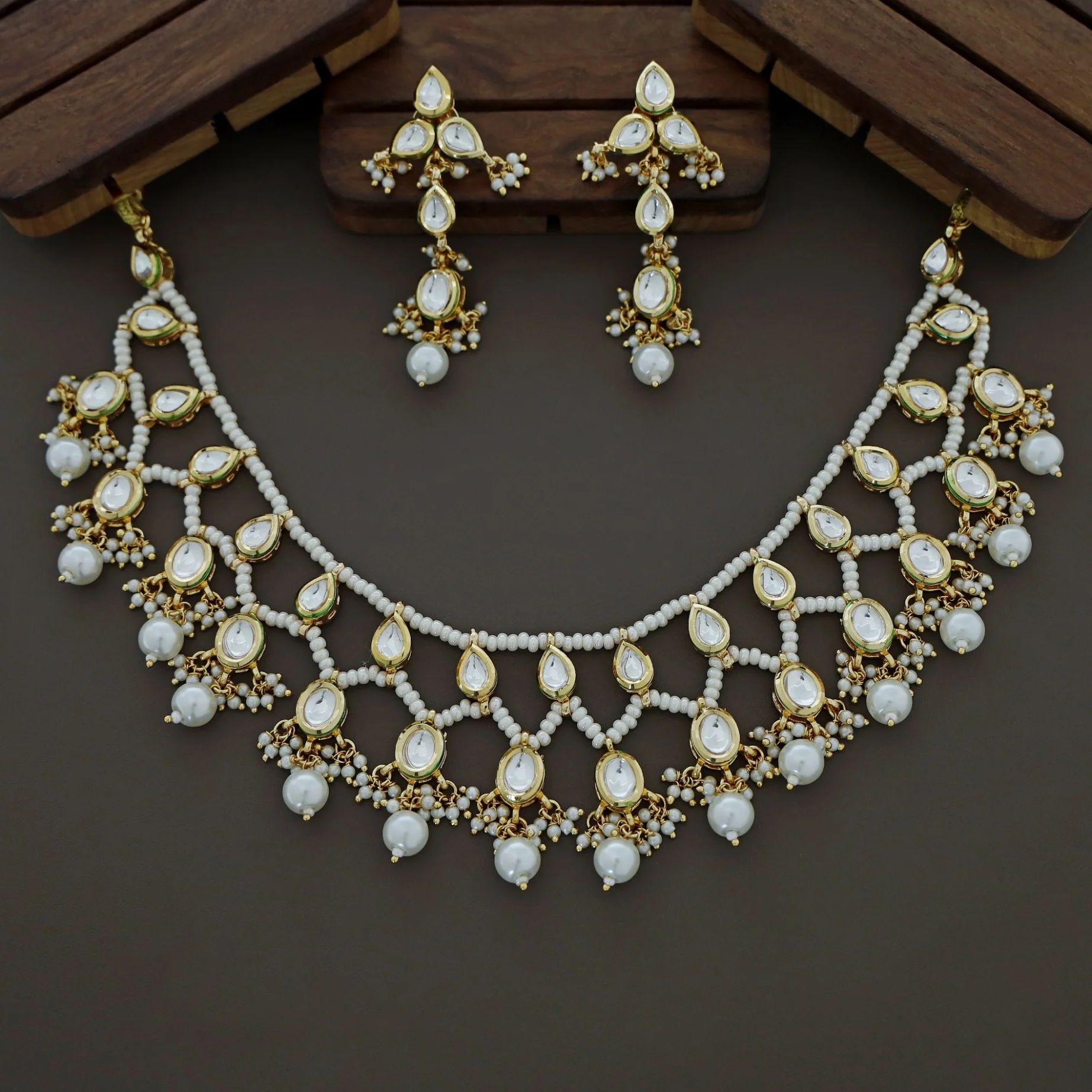 Inaaya Kundan Pearl Neckpiece With Earring - Image 4