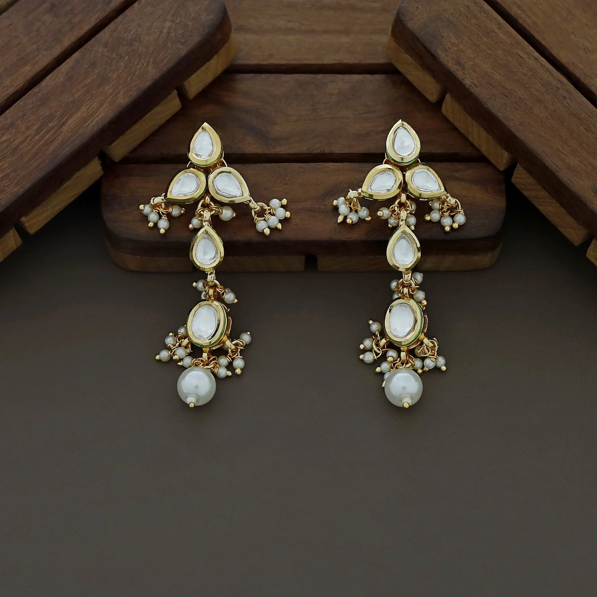Inaaya Kundan Pearl Neckpiece With Earring - Image 6