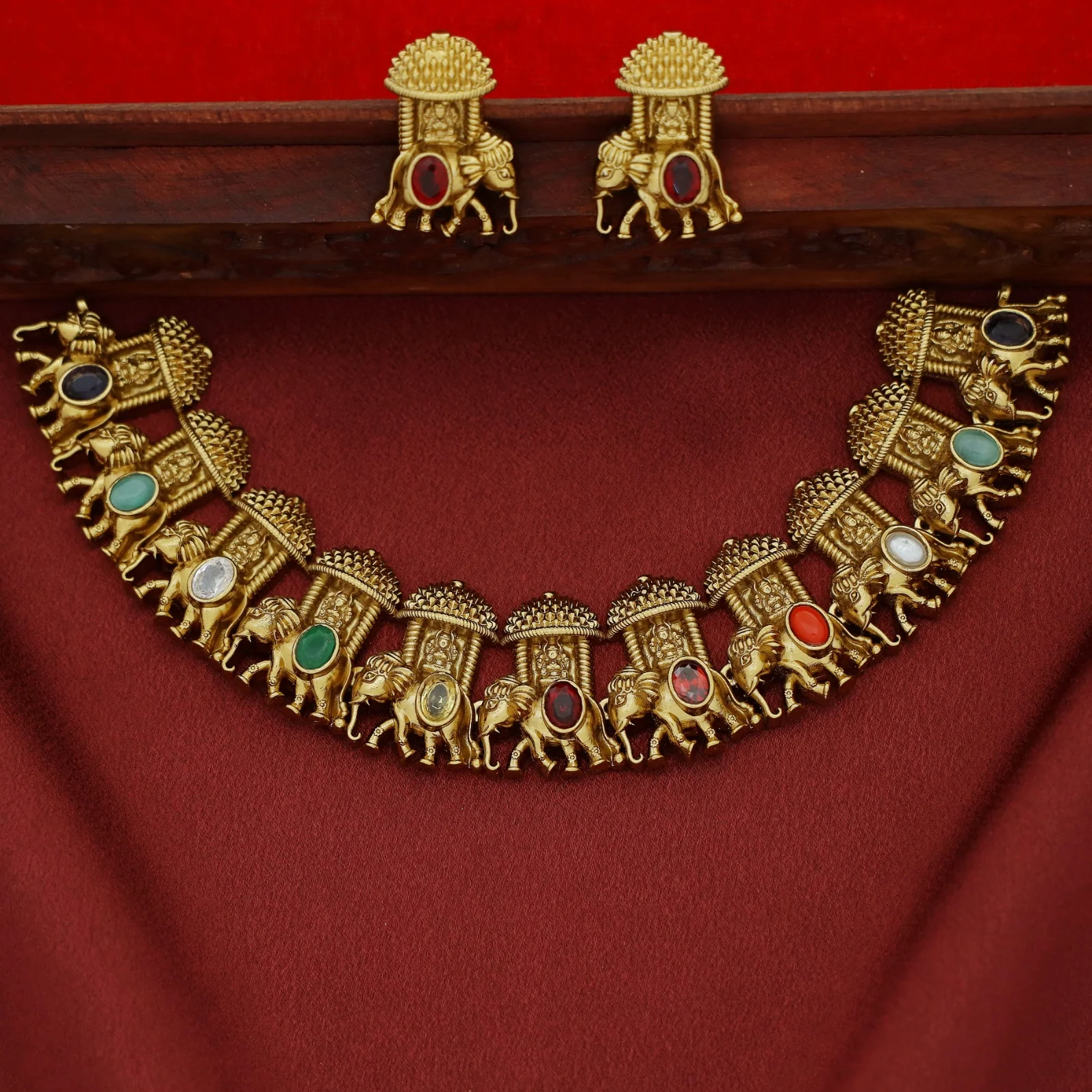 Ipshita  Devi Airavath Short Neckpiece With Earring - Image 4