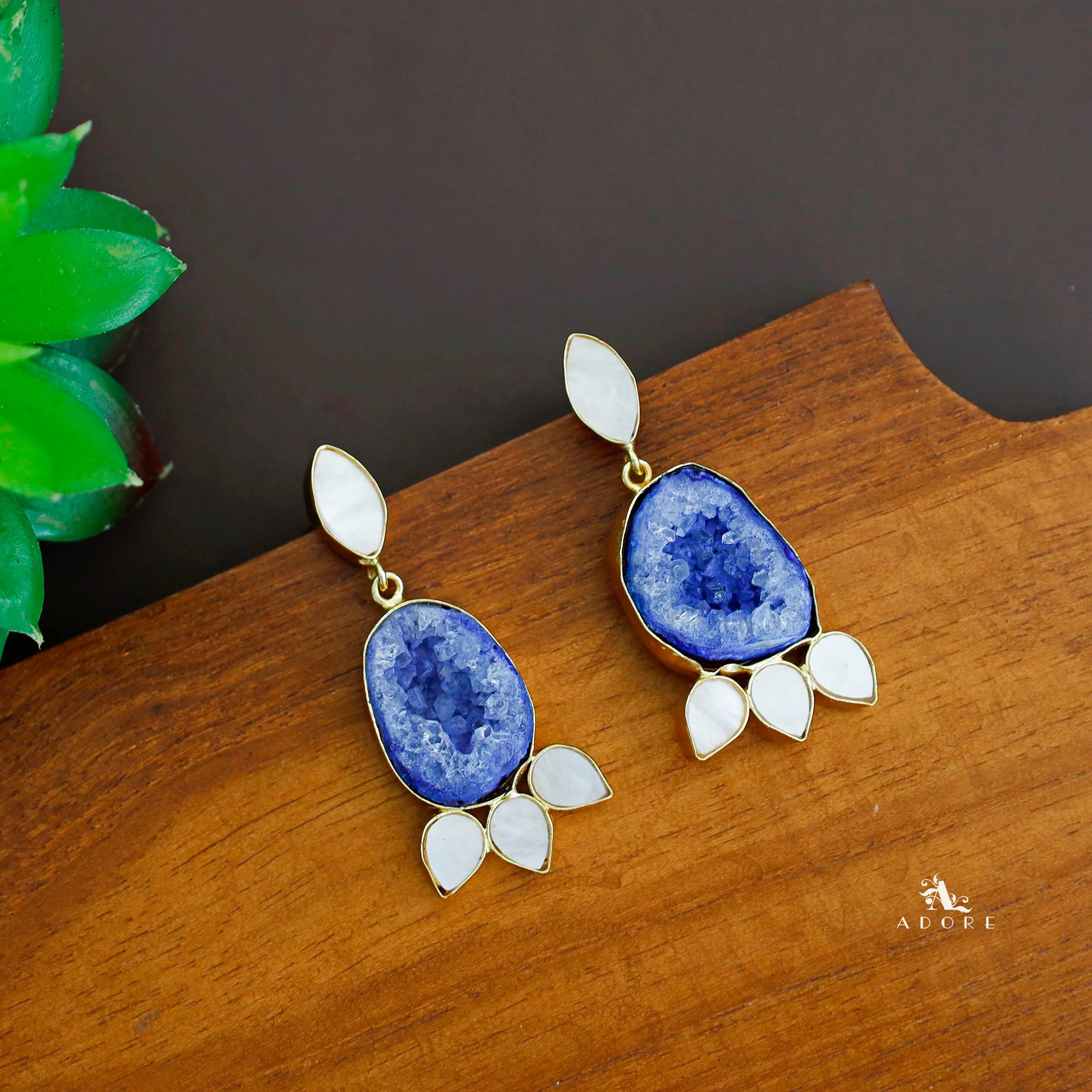 Irine Golden MOP Agate Earring - Image 3