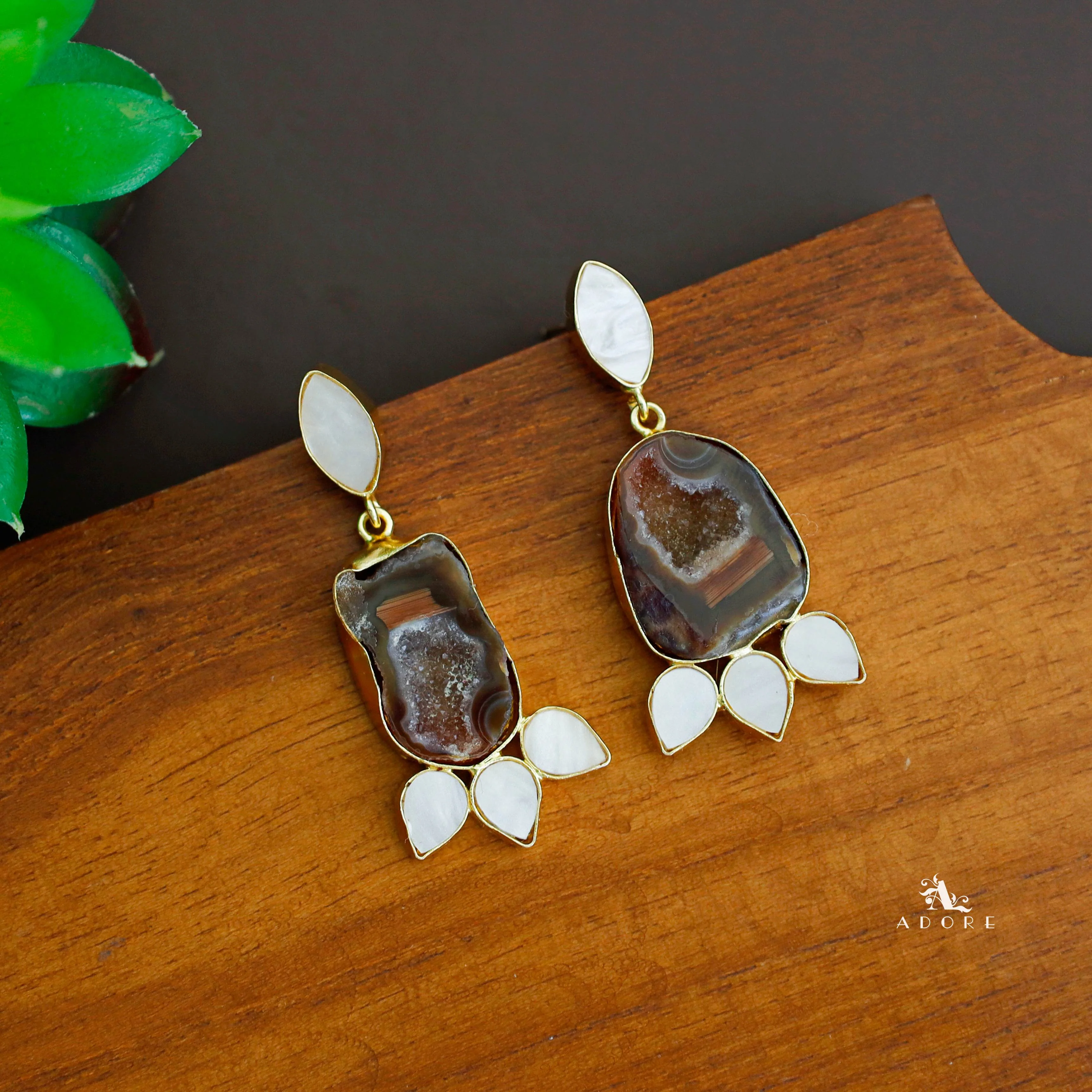 Irine Golden MOP Agate Earring - Image 5