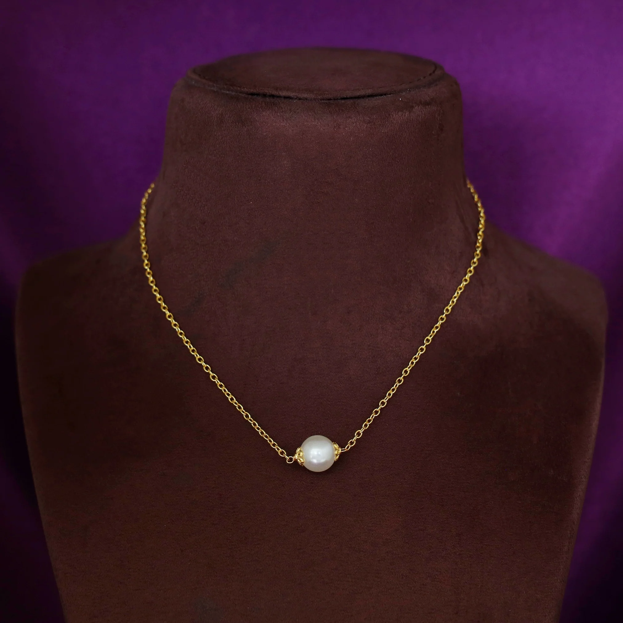 Iris Chainy Pearl Neckpiece With Needle And Thread Earring - Image 2