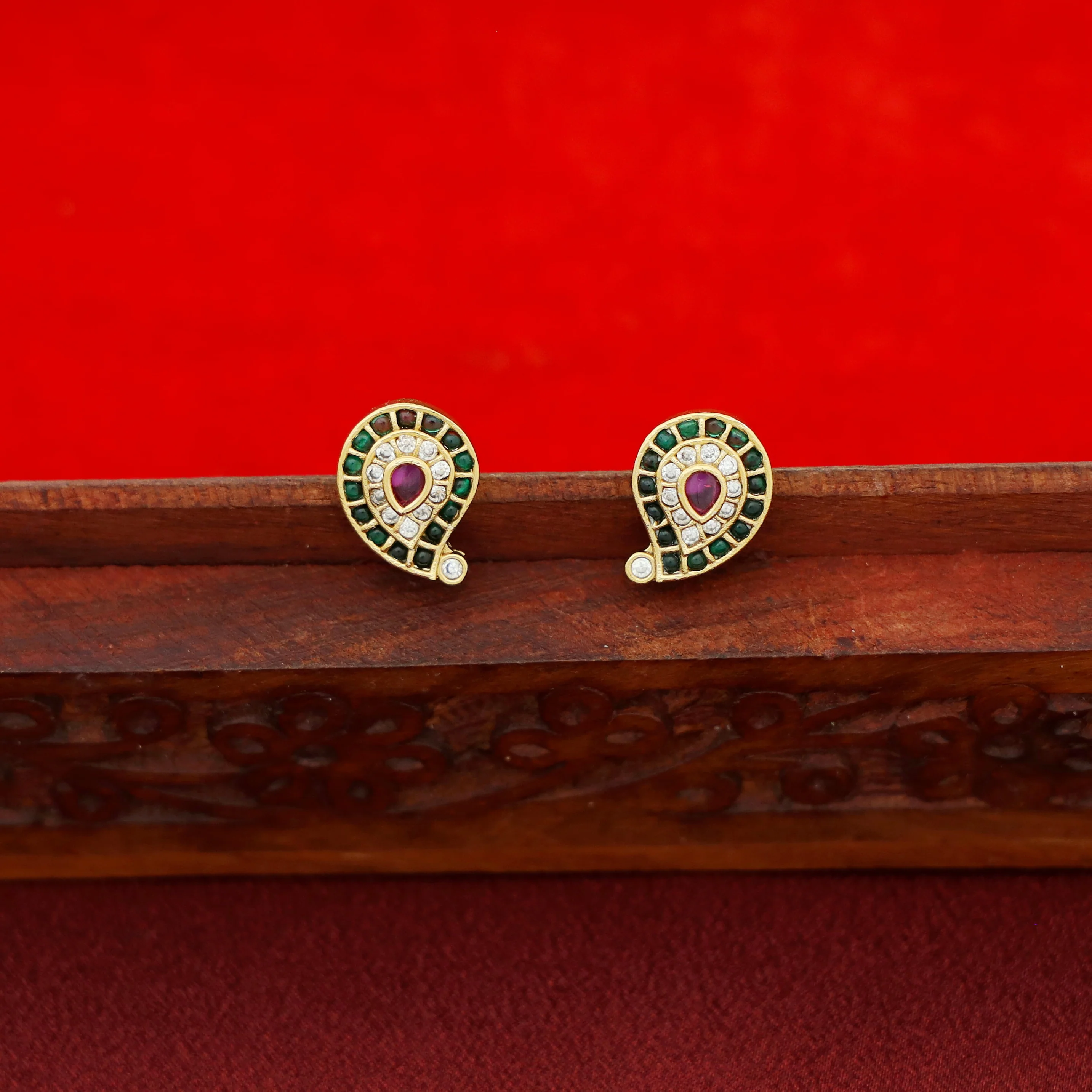 Rama Devi Long Kashi Mango Neckpiece With Stud - Image 3