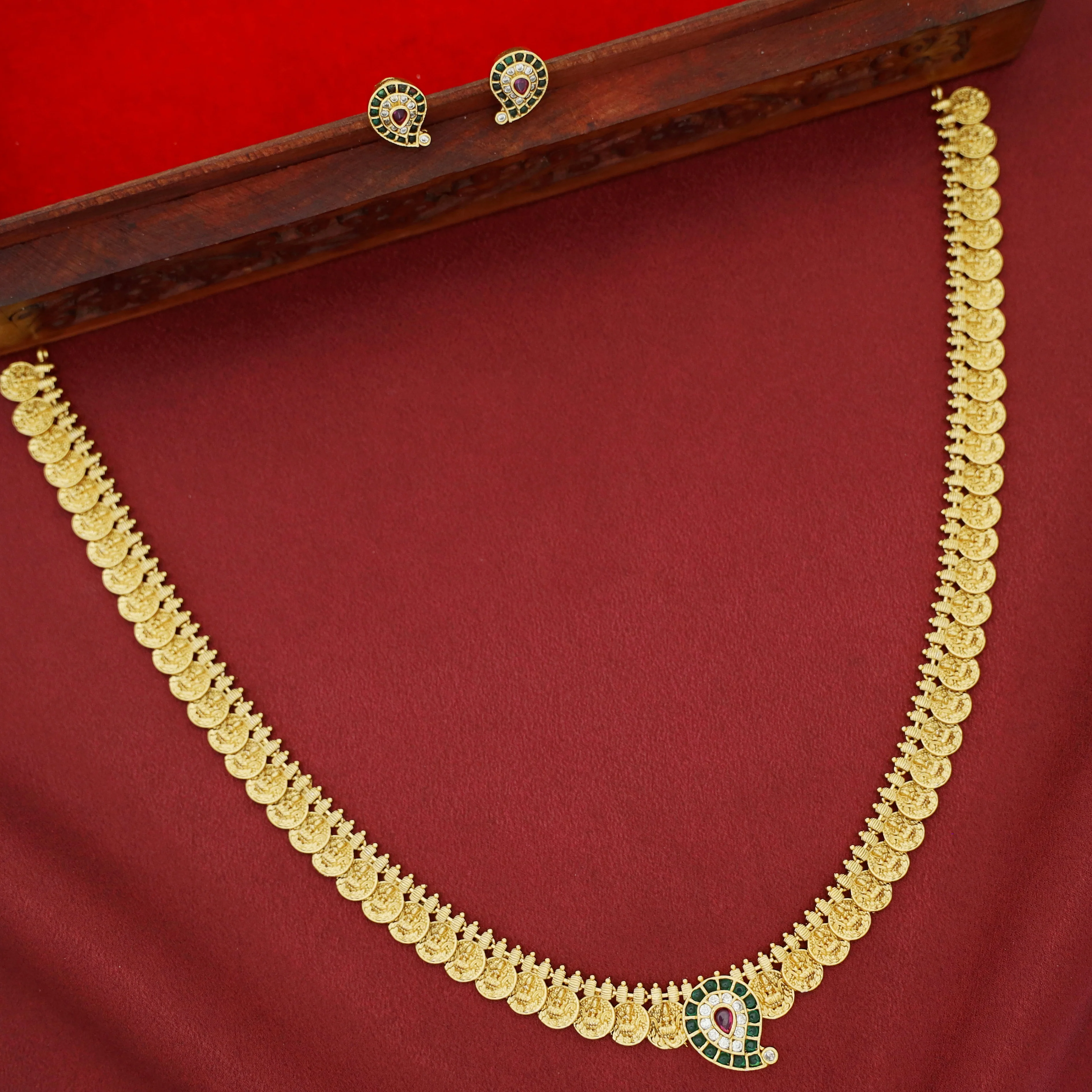 Rama Devi Long Kashi Mango Neckpiece With Stud - Image 4