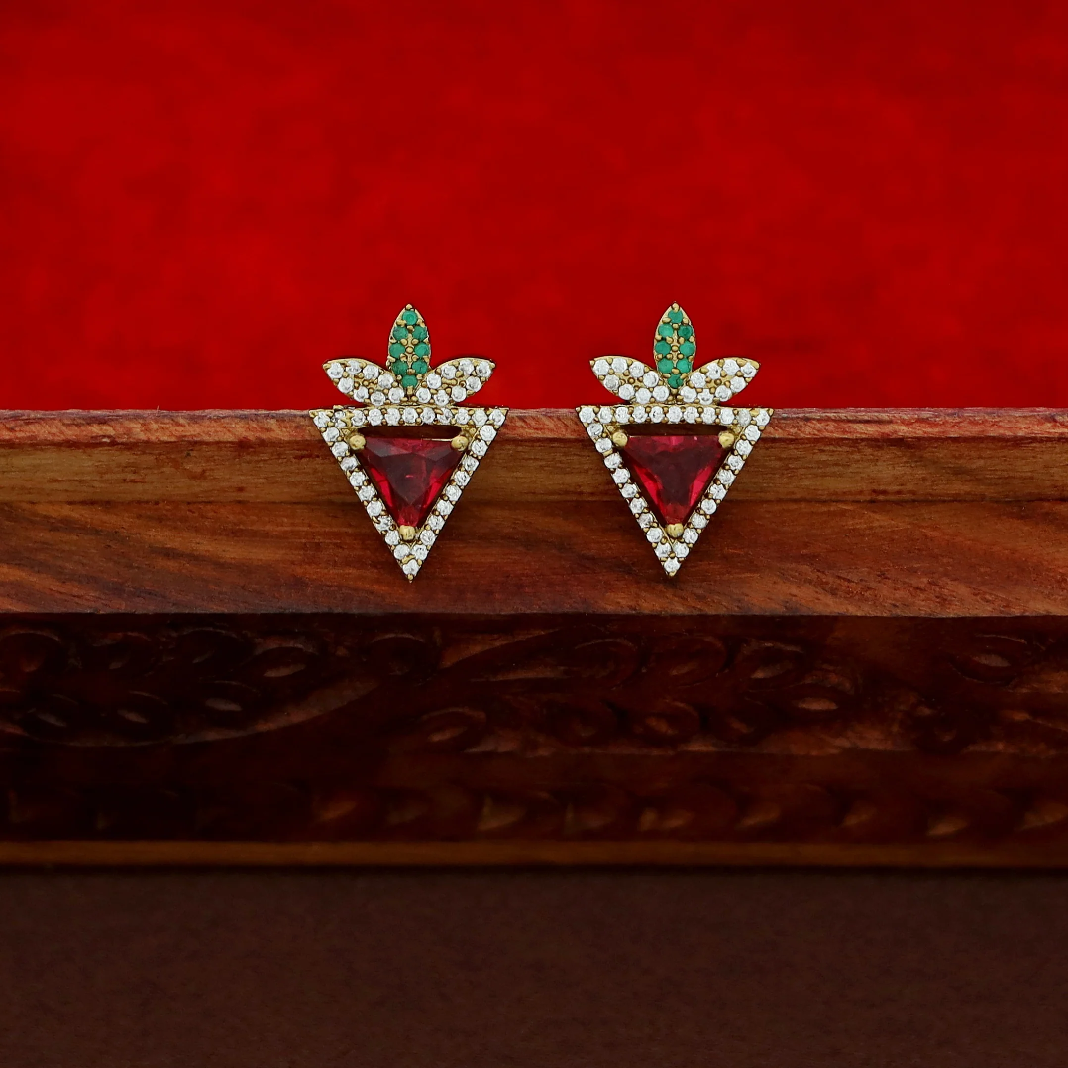 Ishanika AD Stone Triangle Short Neckpiece With Stud - Image 8