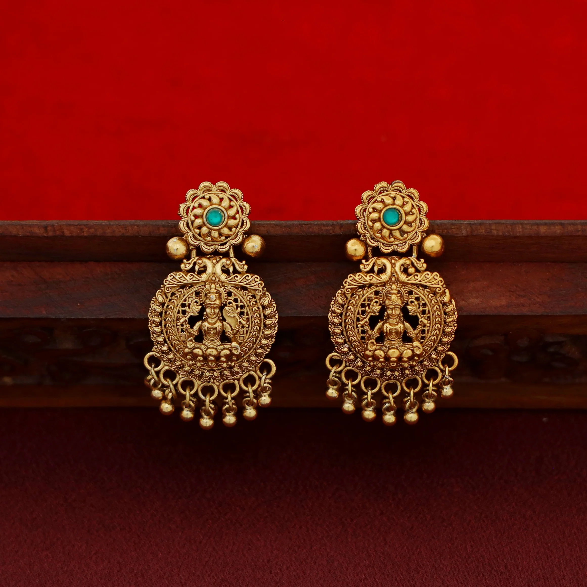 Isharika Devi 2 Layer Floral Kashi Golden Ball Short Neckpiece With Earring - Image 5