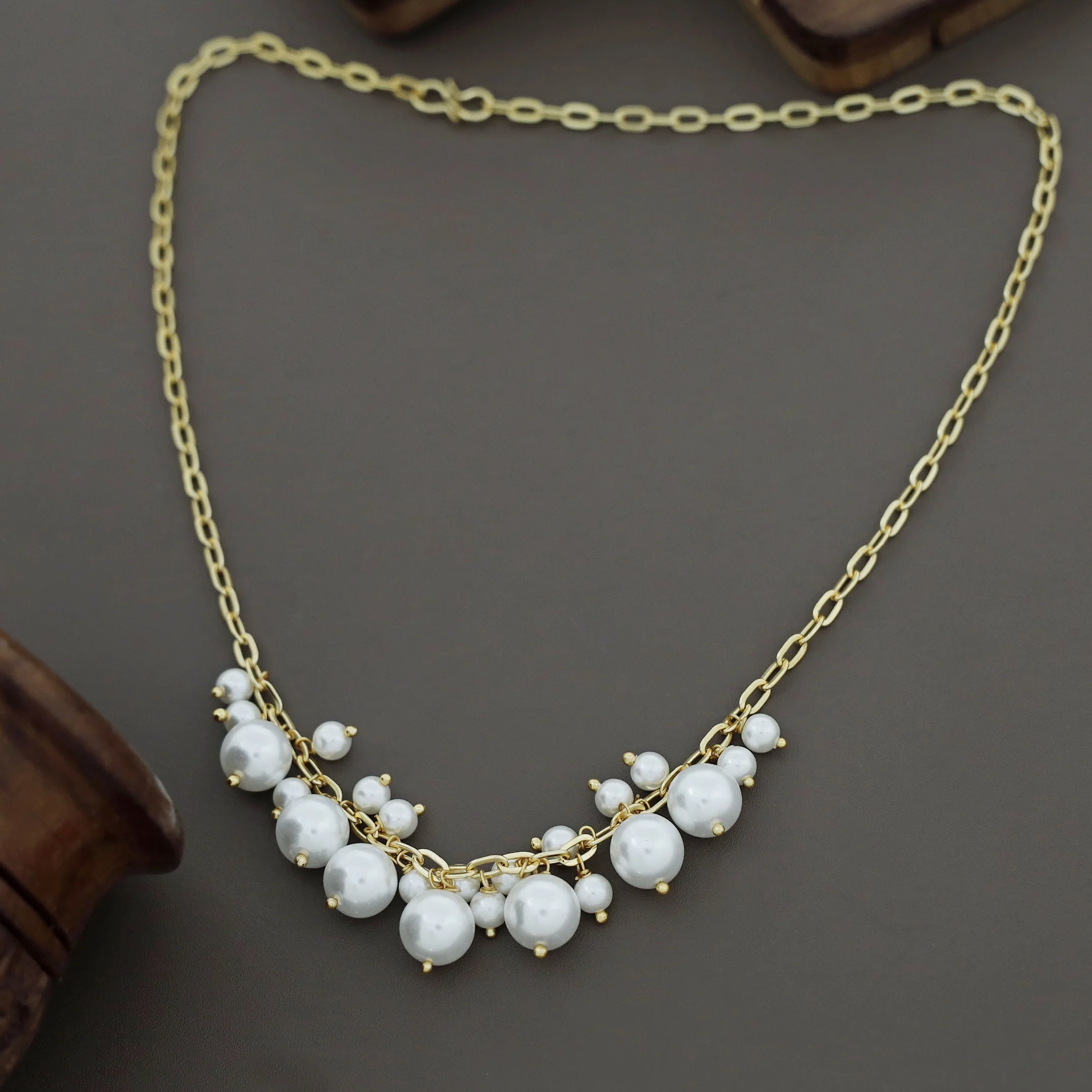 Ishita Cluster Pearl Chain Neckpiece - Image 3