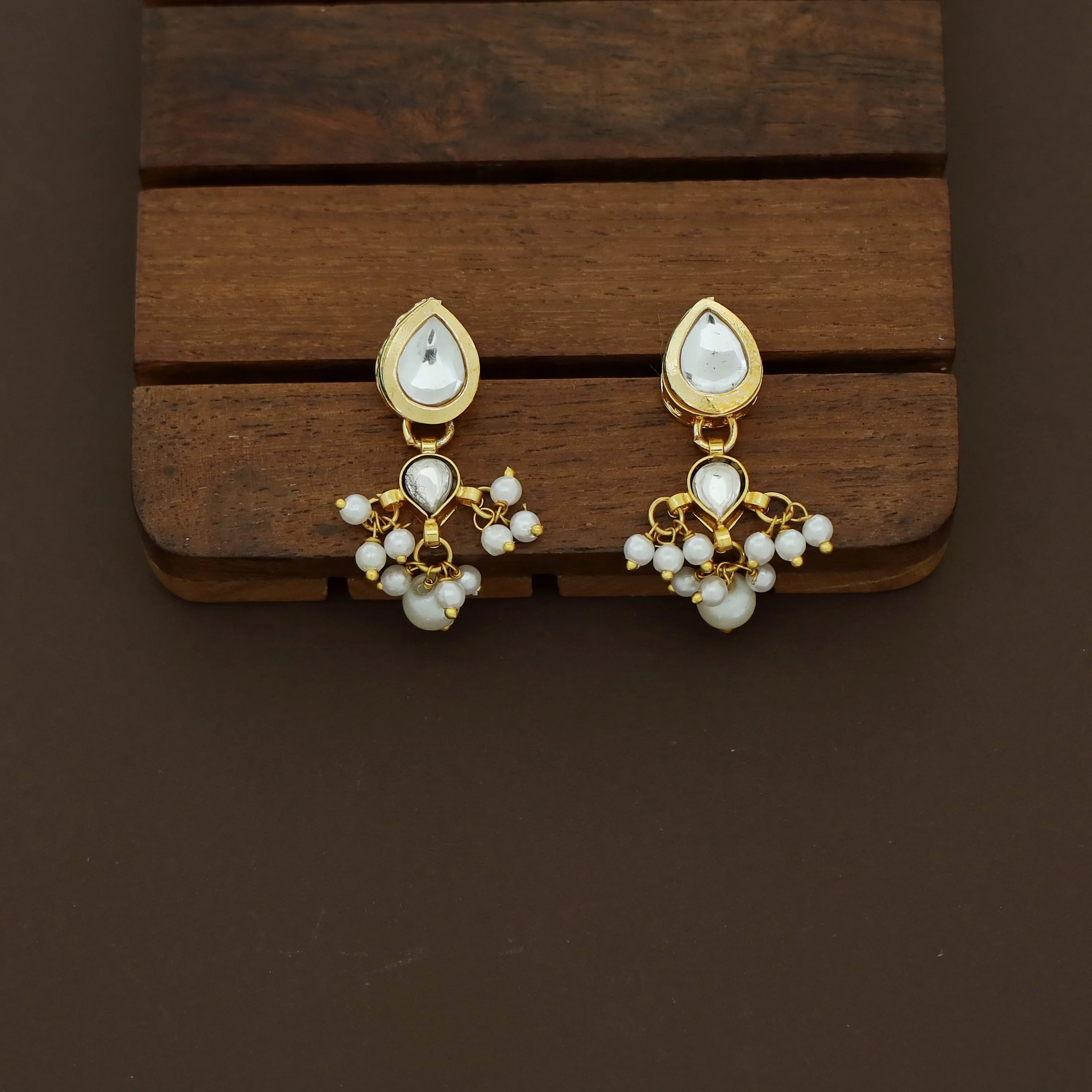 Ishva Pearl Kundan Long Neckpiece With Earring - Image 4