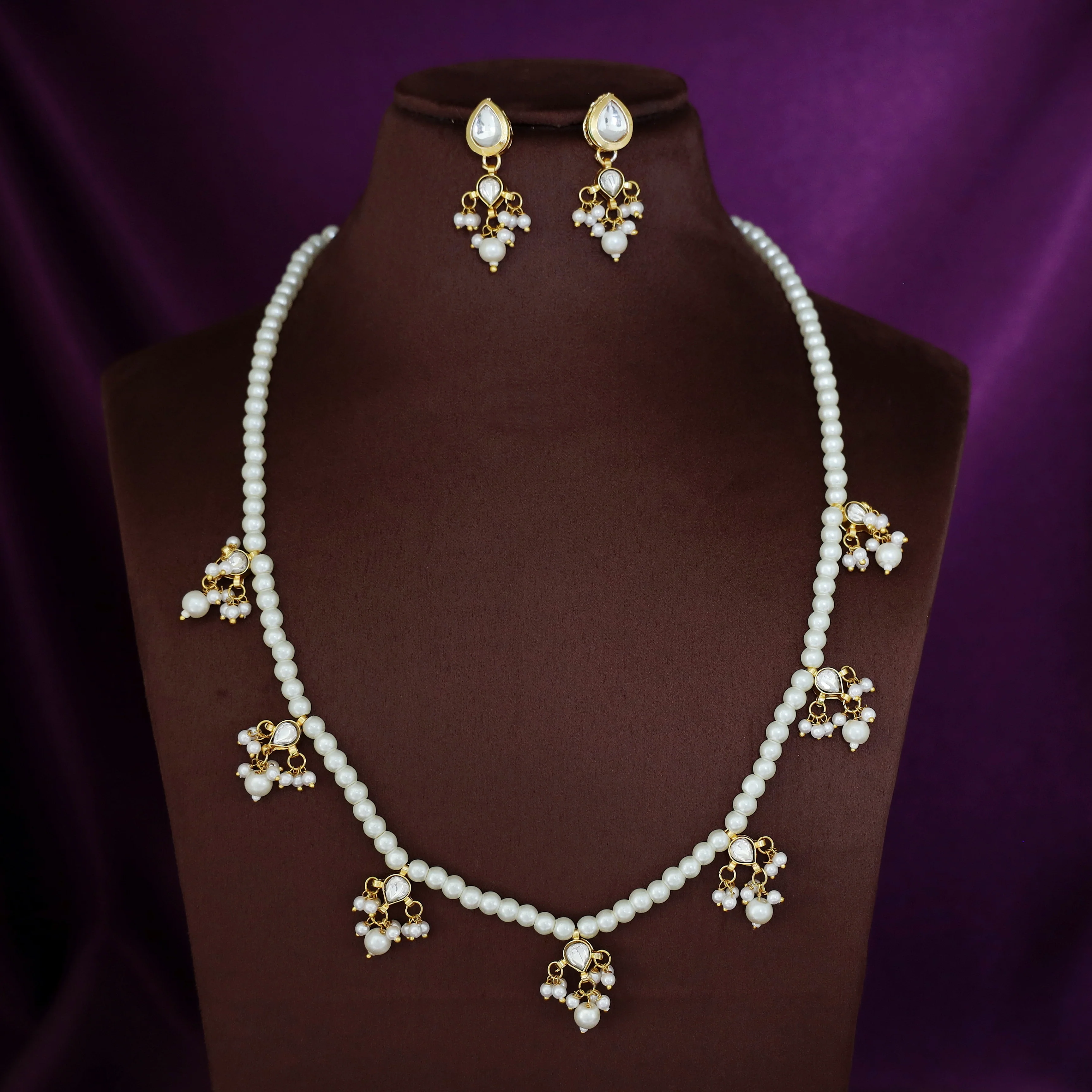 Ishva Pearl Kundan Long Neckpiece With Earring - Image 5