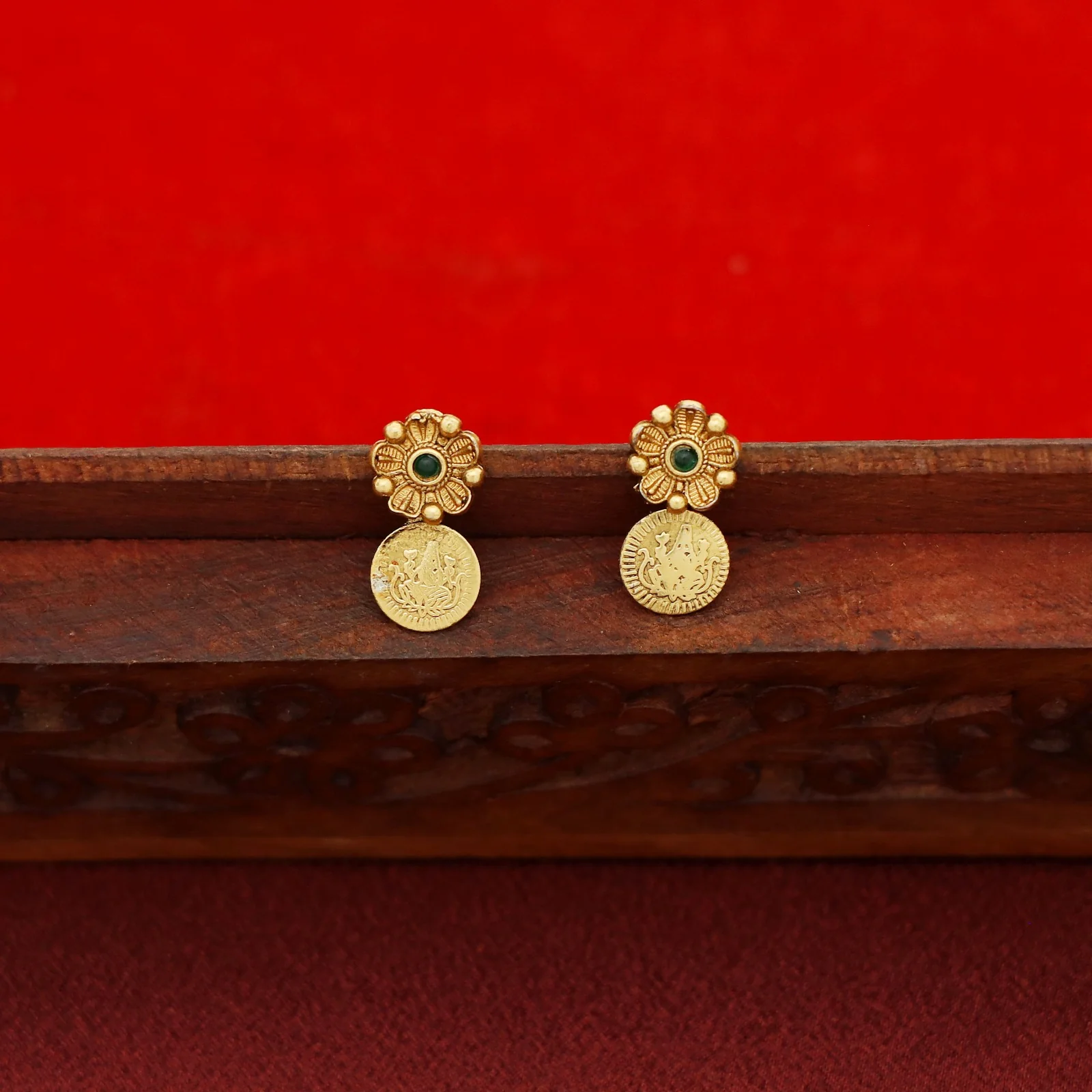 Ishwari Floral Kashi Short Neckpiece With Earring - Image 6