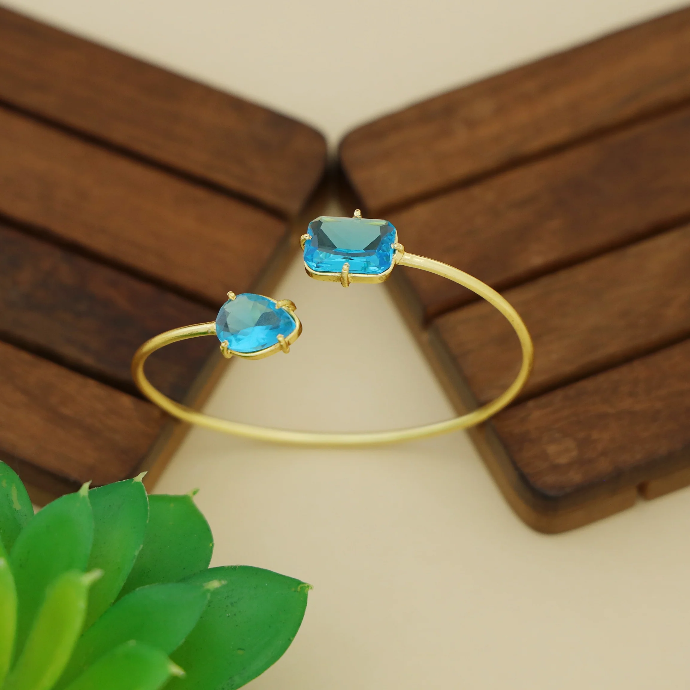 Isla Golden Claw Rectangle Drop Glossy Stone Bangle - Image 3