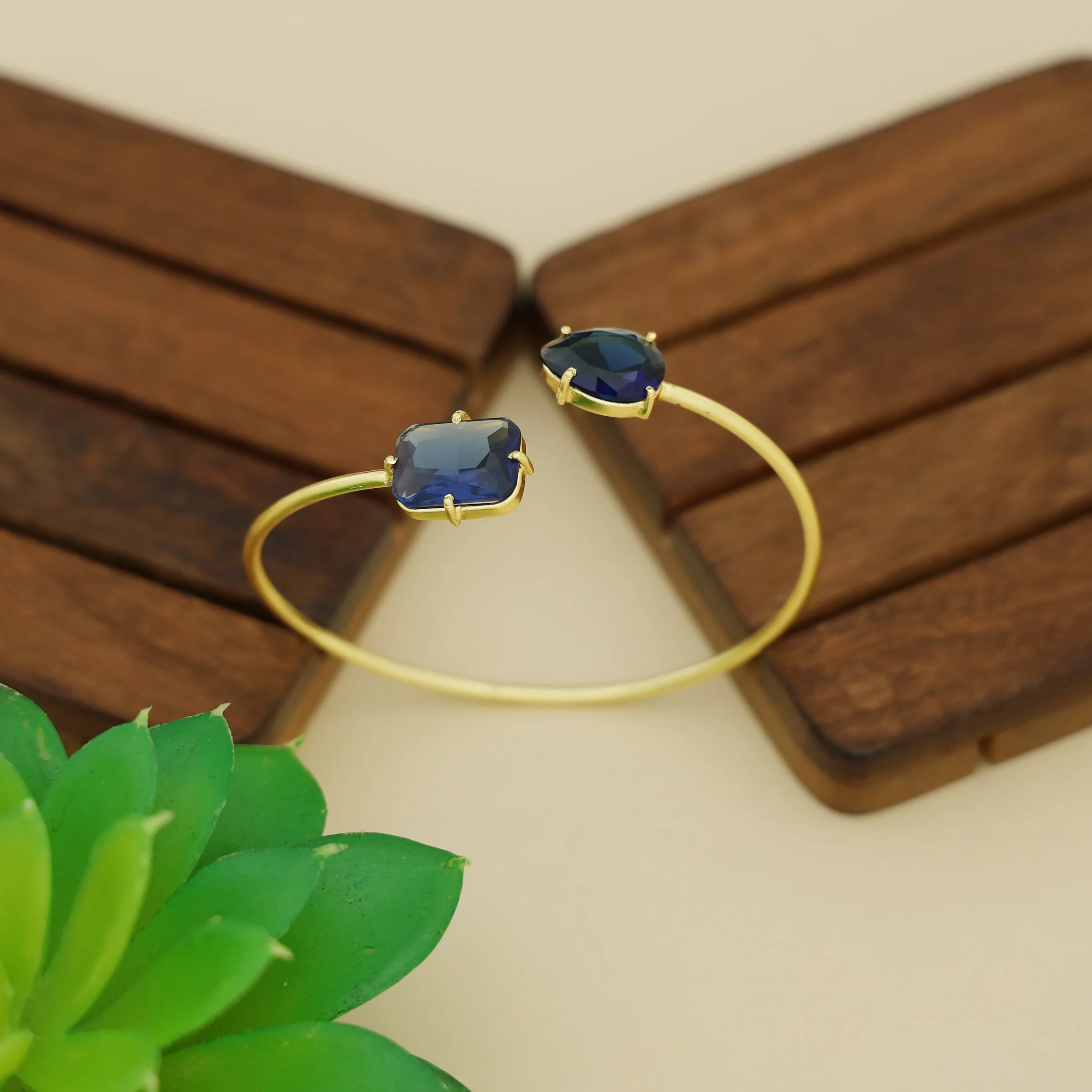 Isla Golden Claw Rectangle Drop Glossy Stone Bangle - Image 9
