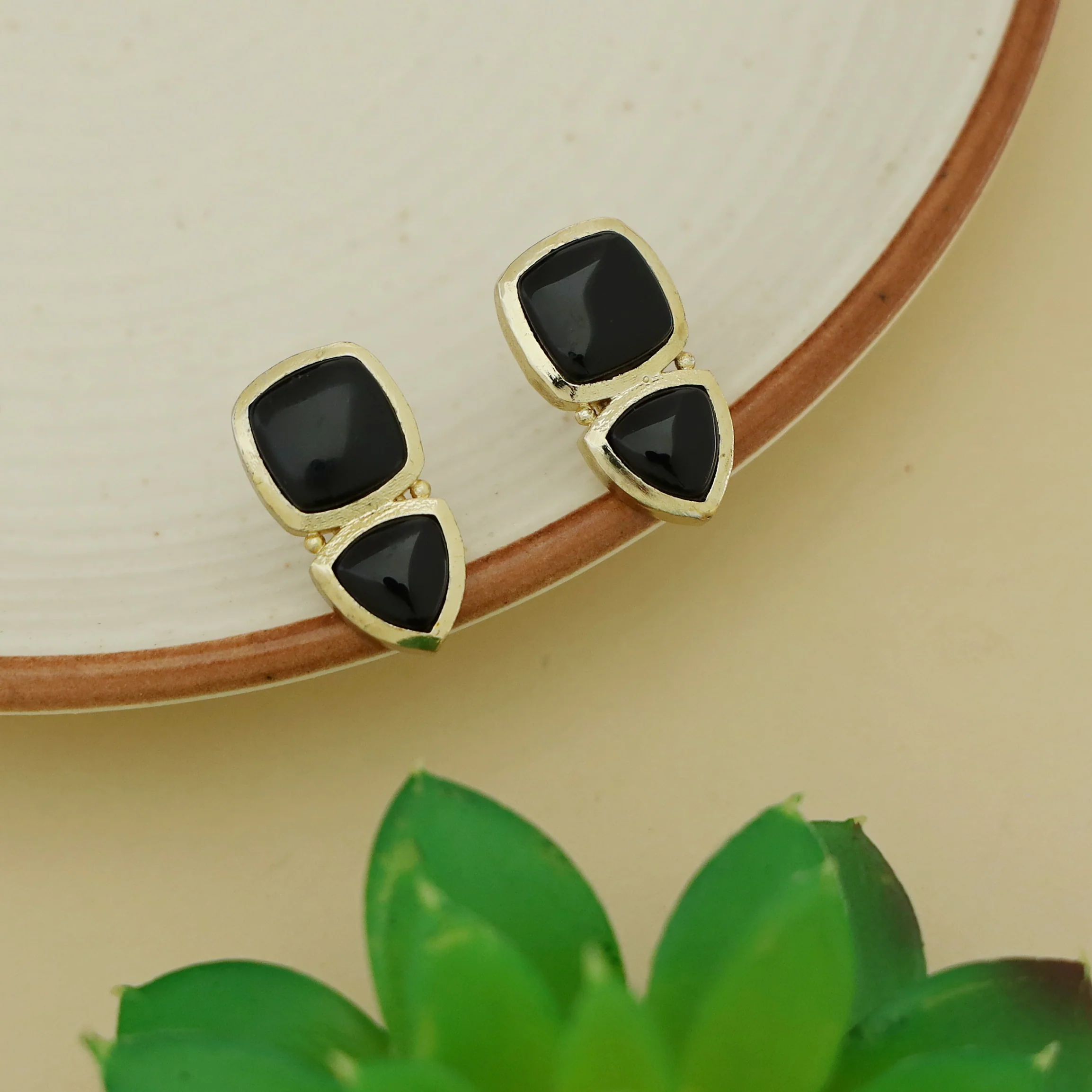 Ivanna Curved Square Triangle Earring - Image 12