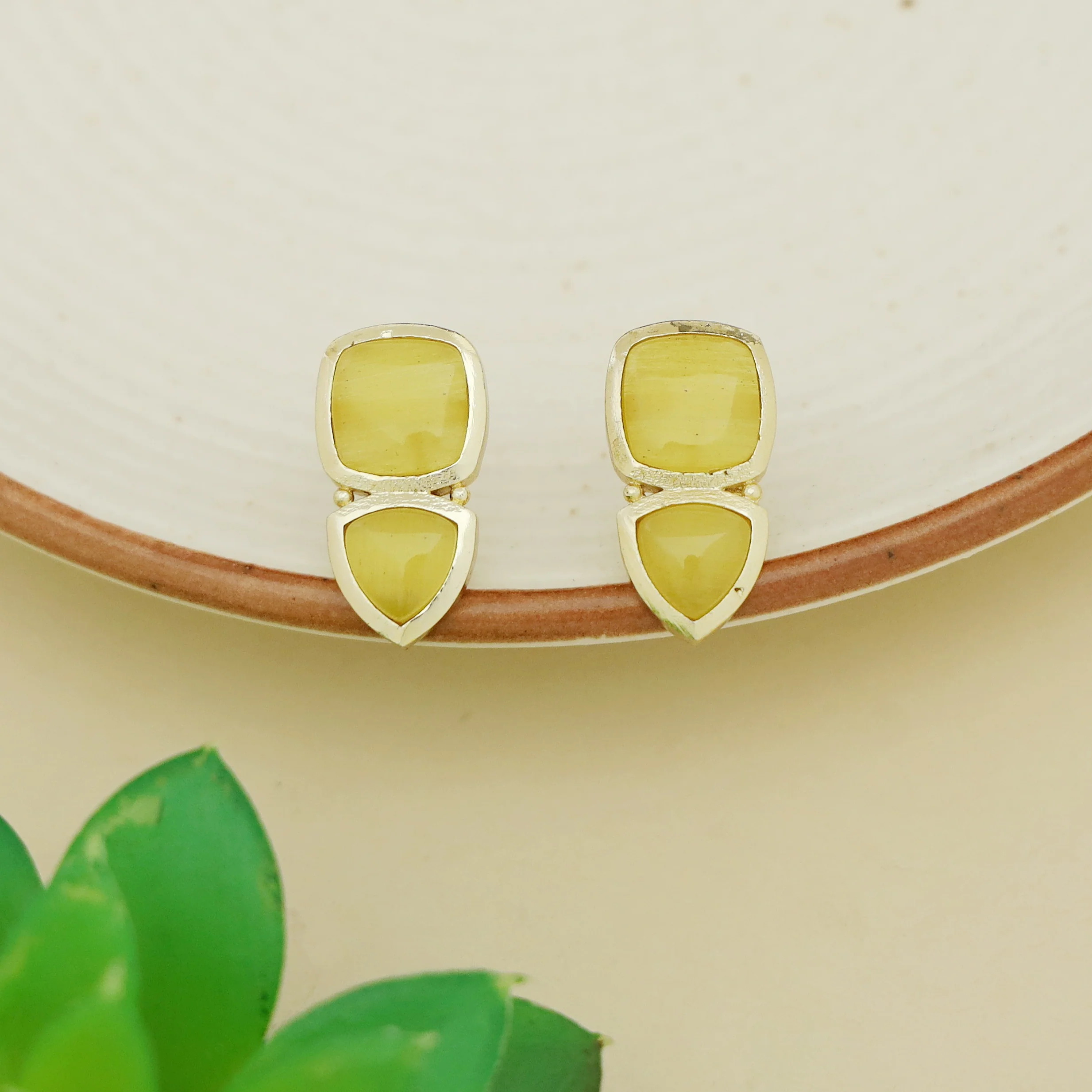 Ivanna Curved Square Triangle Earring - Image 7