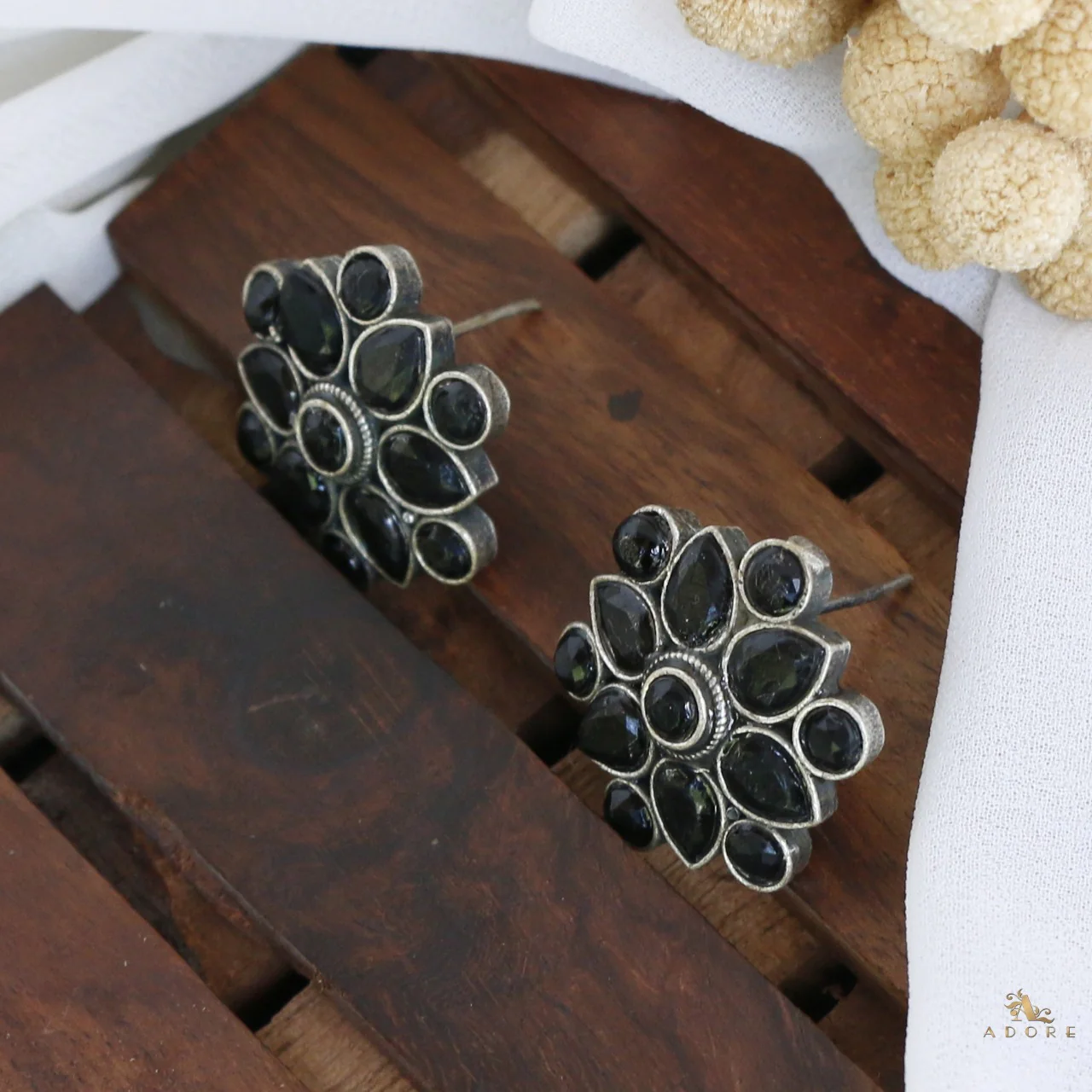 Ivory Stud - Image 11
