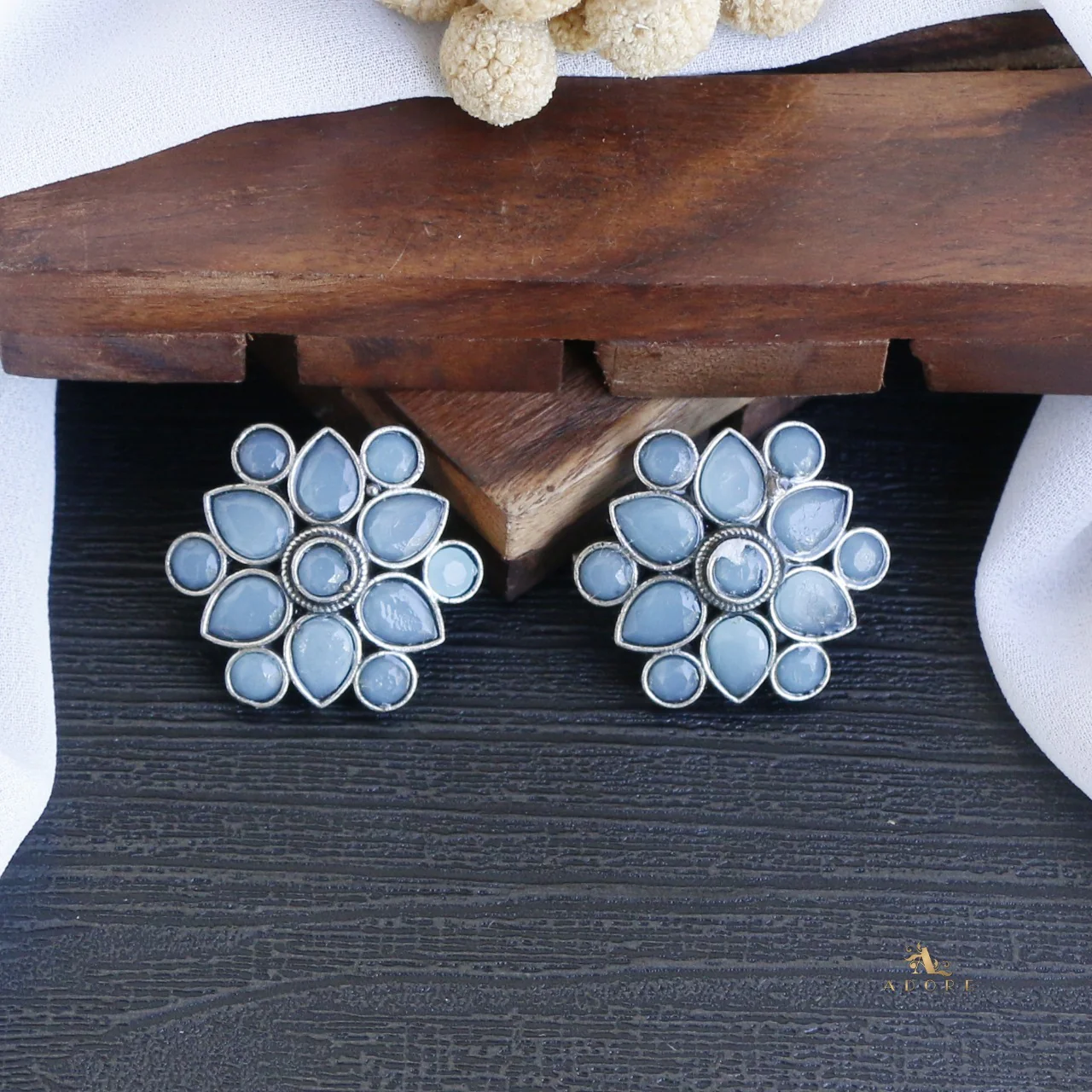 Ivory Stud - Image 7