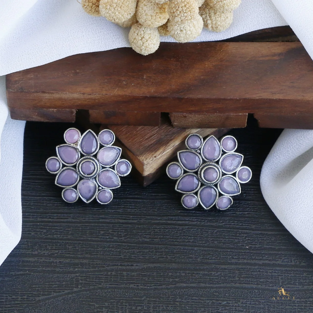 Ivory Stud - Image 8
