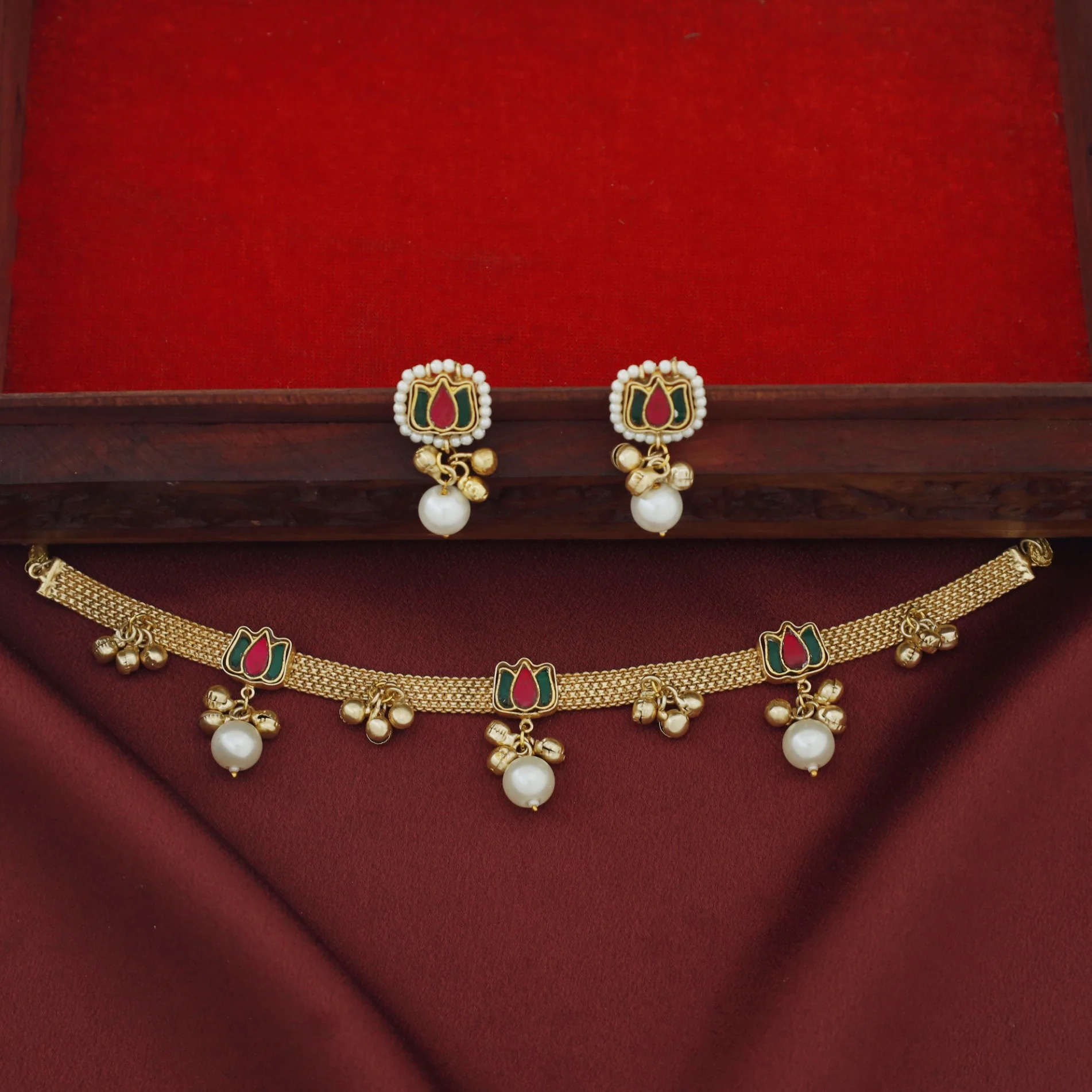 Jadau Kundan Lotus Ghungroo Pearl Choker with Earring - Image 2