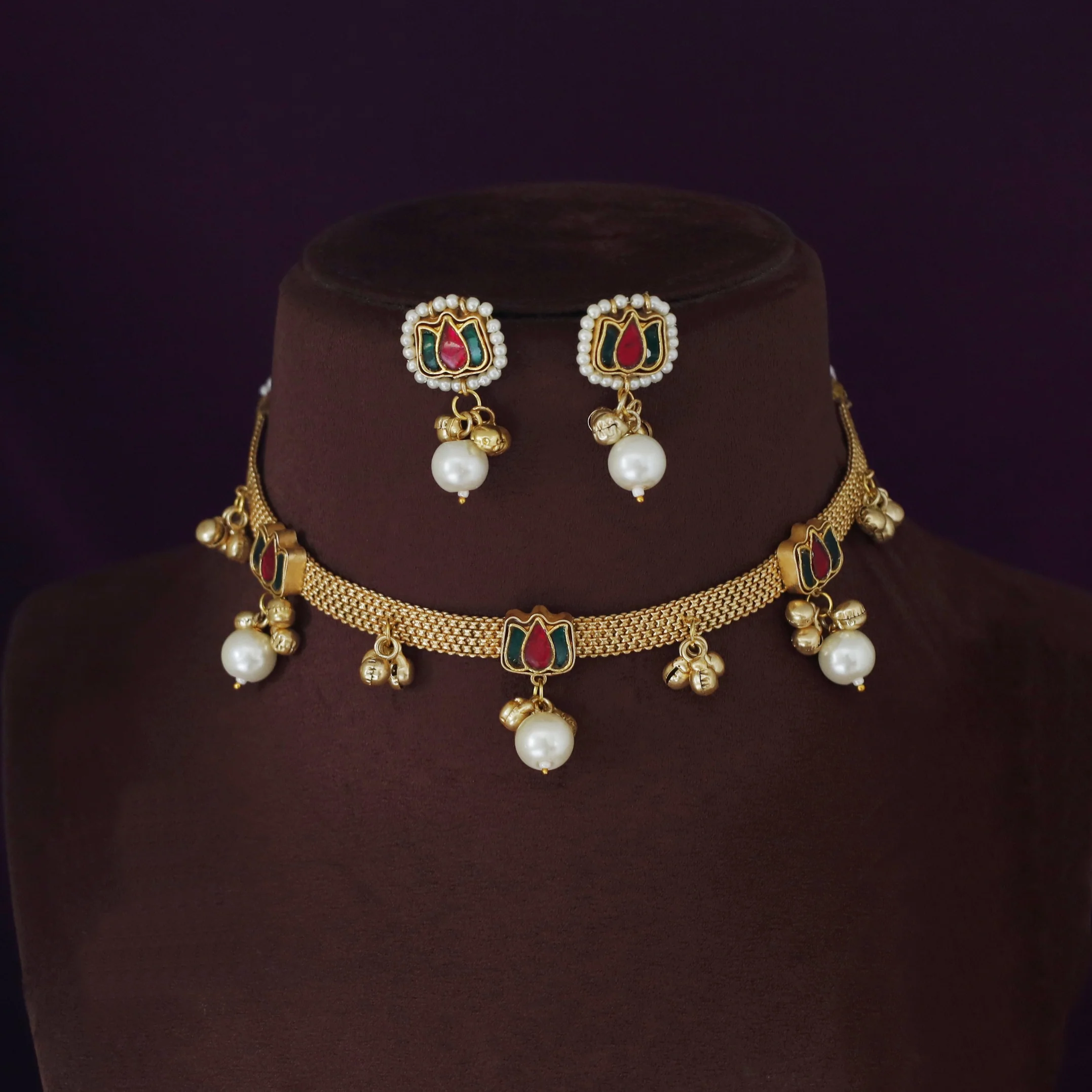 Jadau Kundan Lotus Ghungroo Pearl Choker with Earring - Image 5