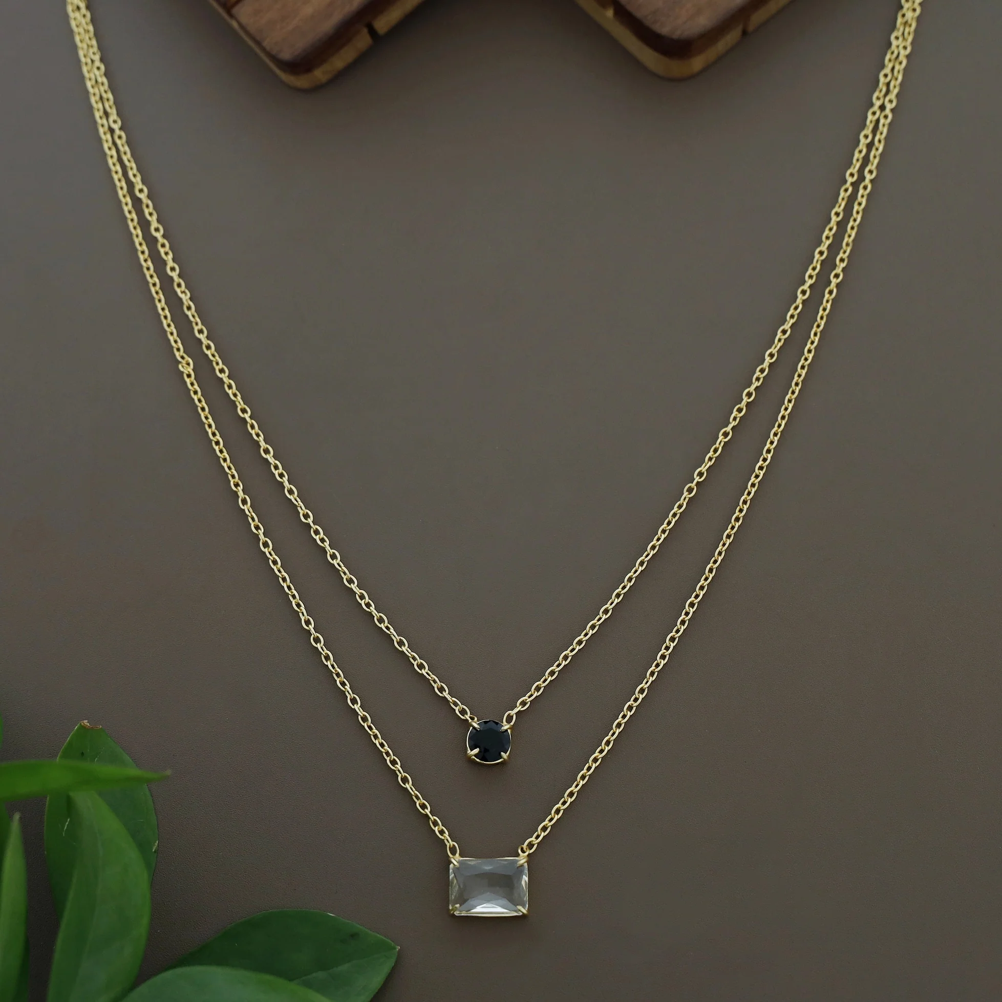 Jaime 2 Layer Glossy Claw Neckpiece - Image 13