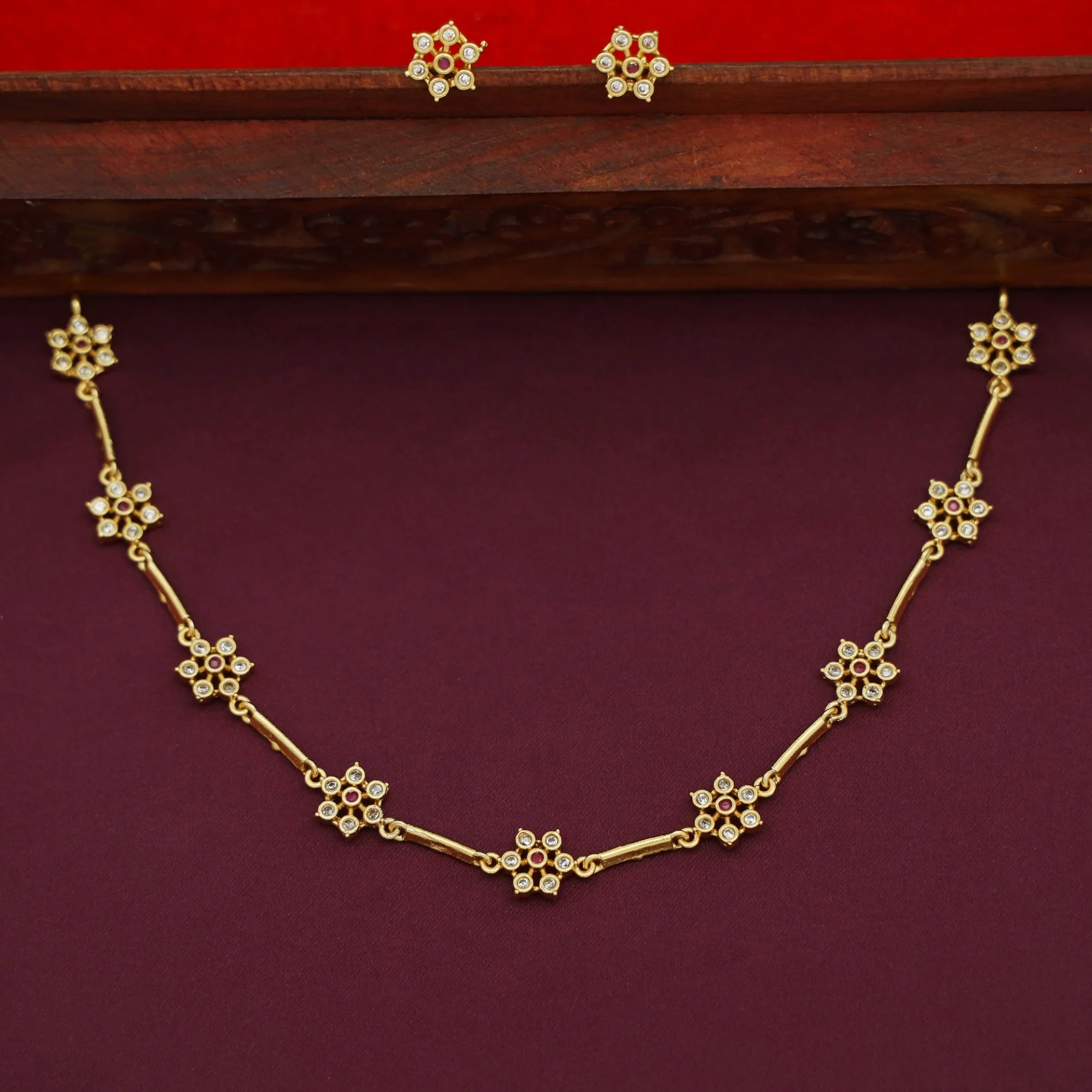 Jaisree Stick Flower Short Neckpiece / Choker with Stud - Image 2