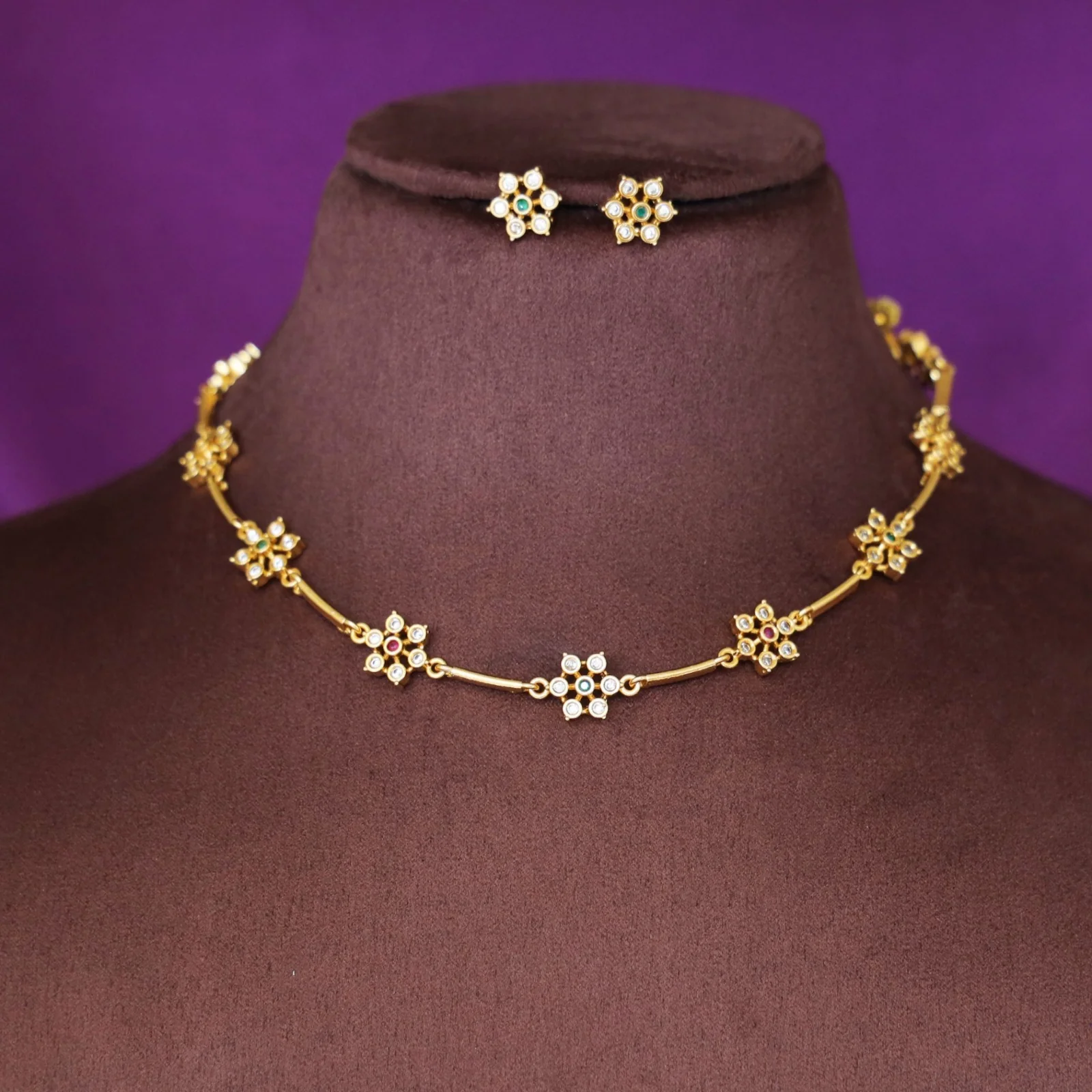 Jaisree Stick Flower Short Neckpiece / Choker with Stud - Image 5