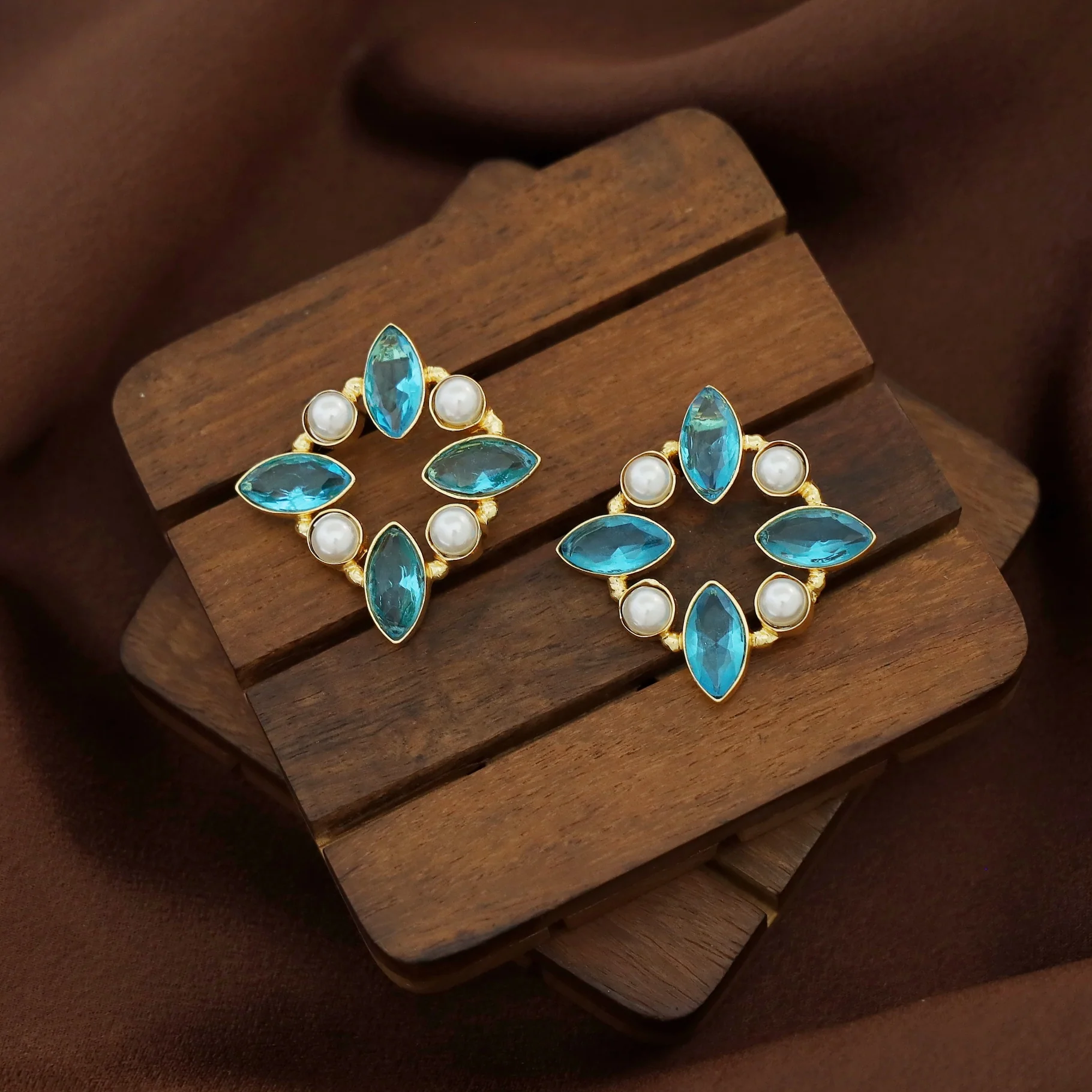 Jamira Tetra Glossy Pearl Earring - Image 3