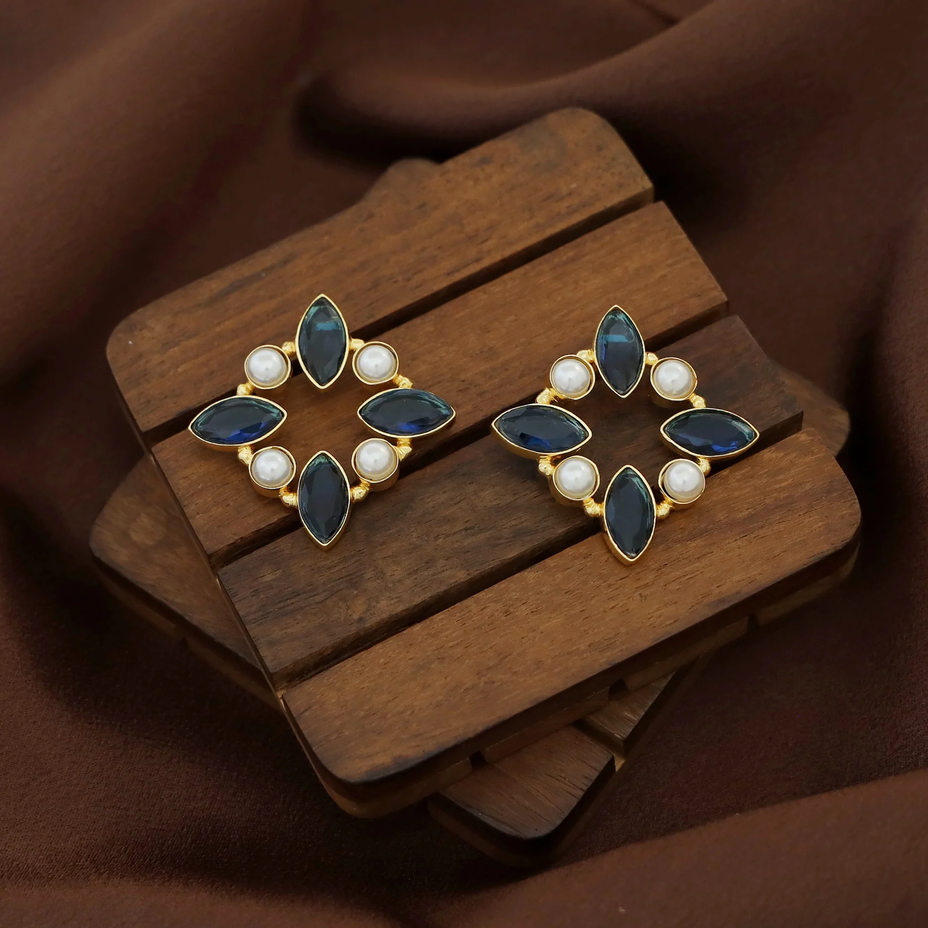 Jamira Tetra Glossy Pearl Earring - Image 4