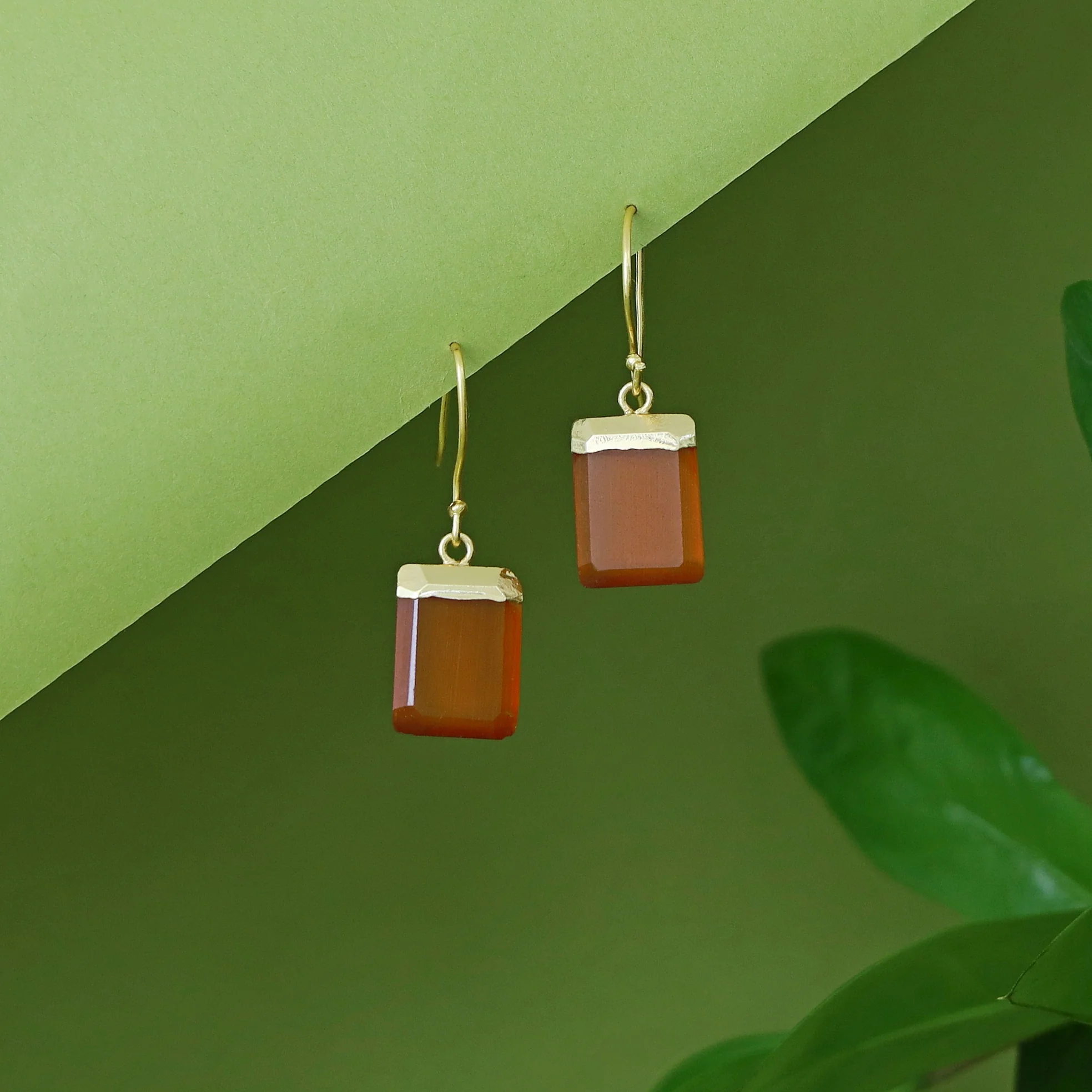 Shrutika Golden Rectangle Glossy Drop - Image 2