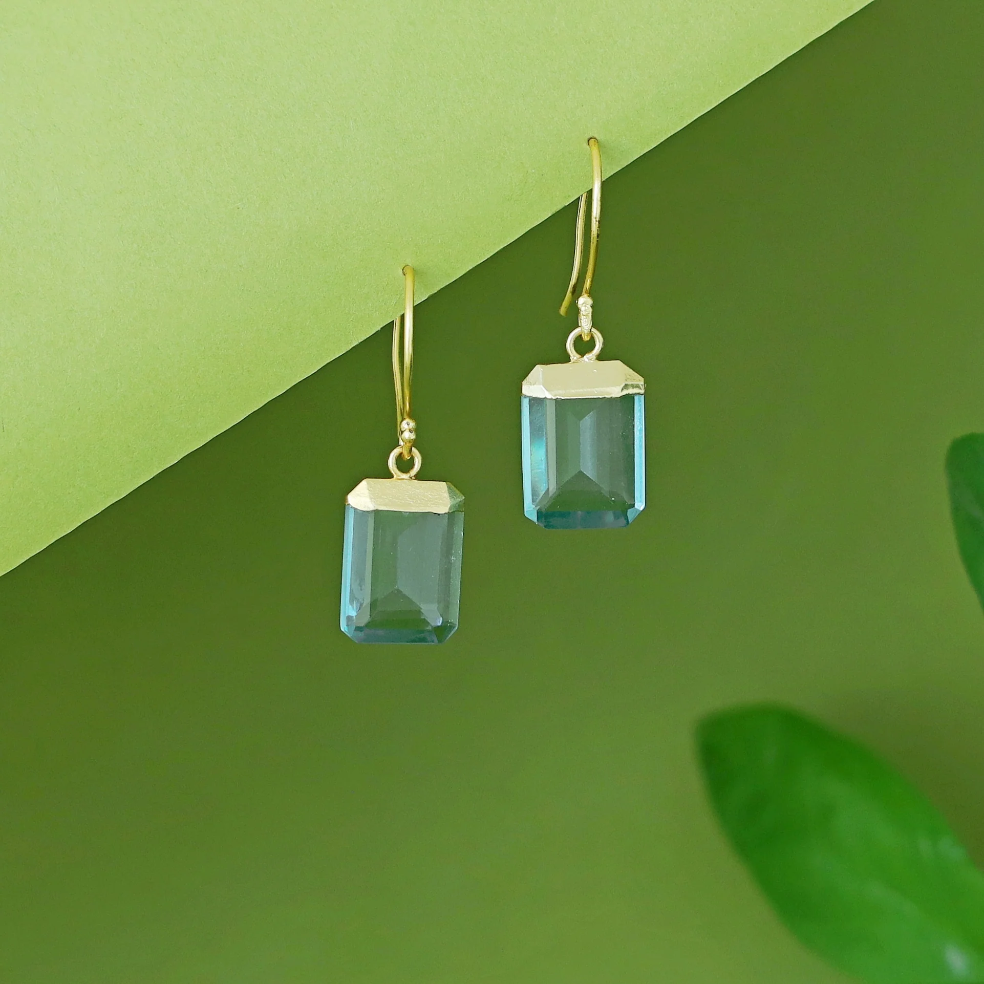 Shrutika Golden Rectangle Glossy Drop - Image 3