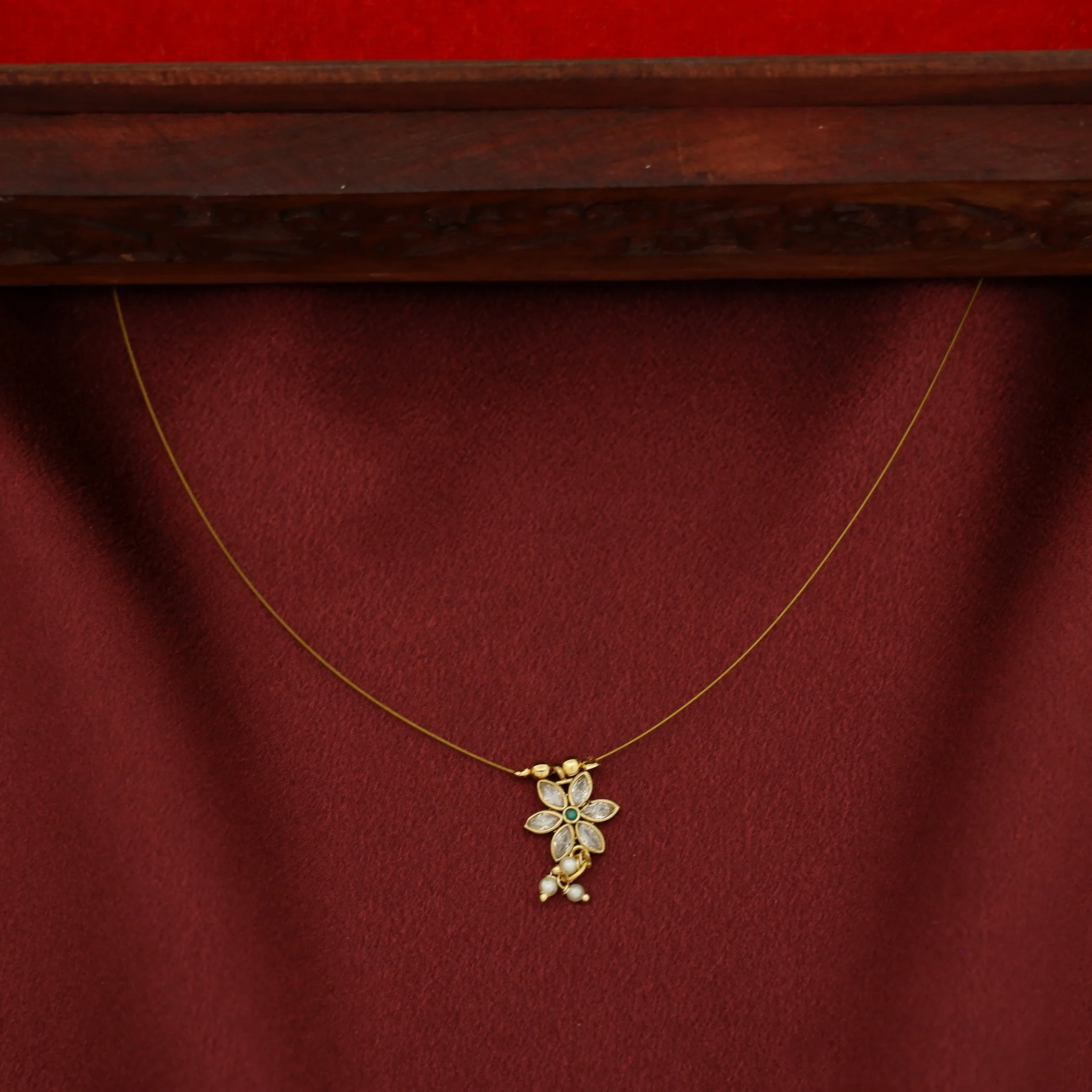 Jashira Cluster Pearl Flower String Neckpiece - Image 4