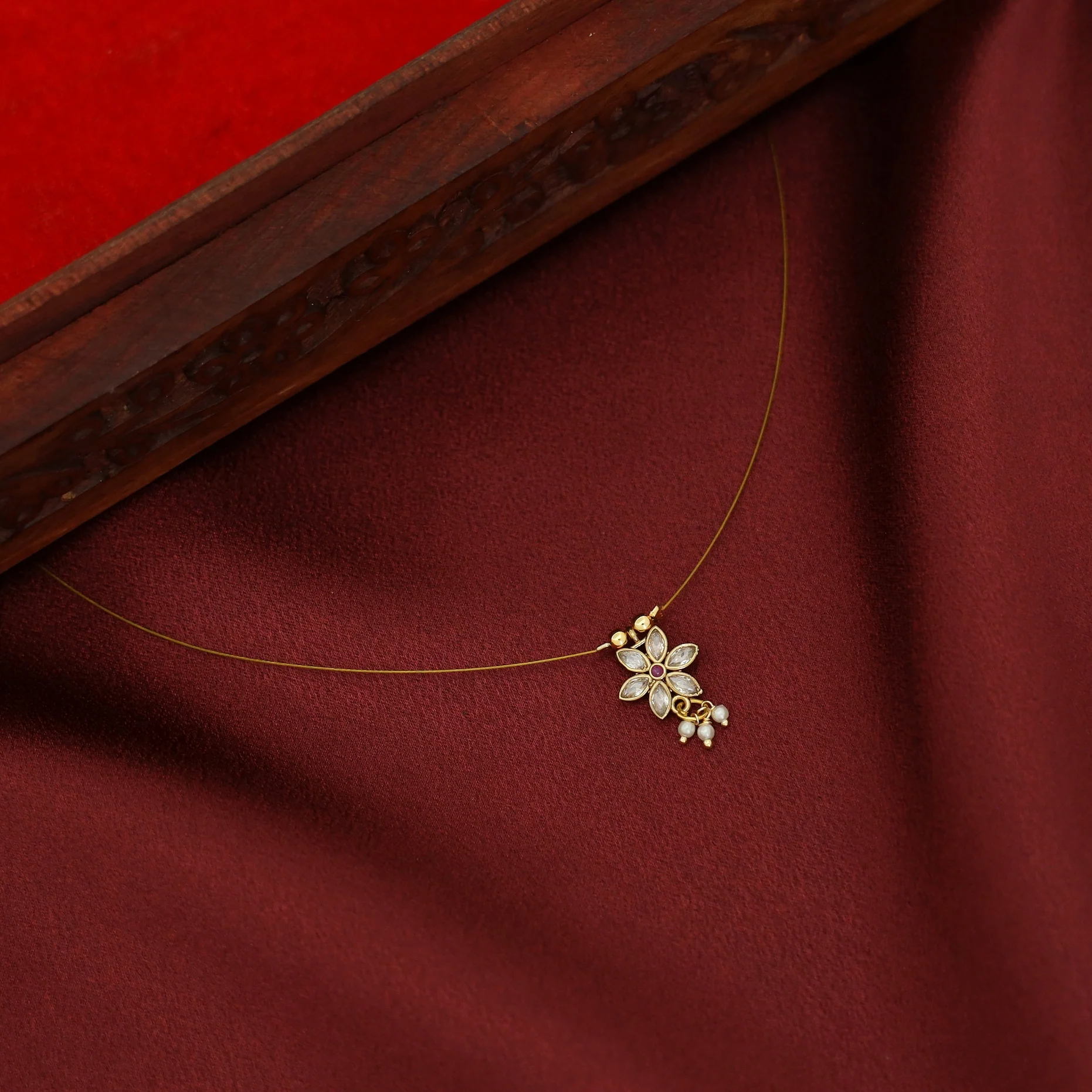 Jashira Cluster Pearl Flower String Neckpiece - Image 8