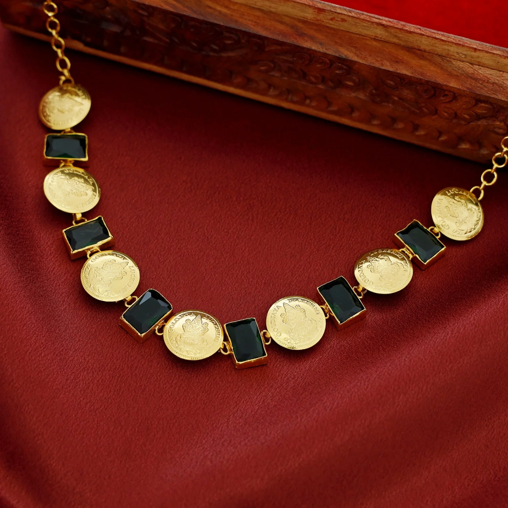 Jaya Lakshmi Kashi Rectangle Choker - Image 5