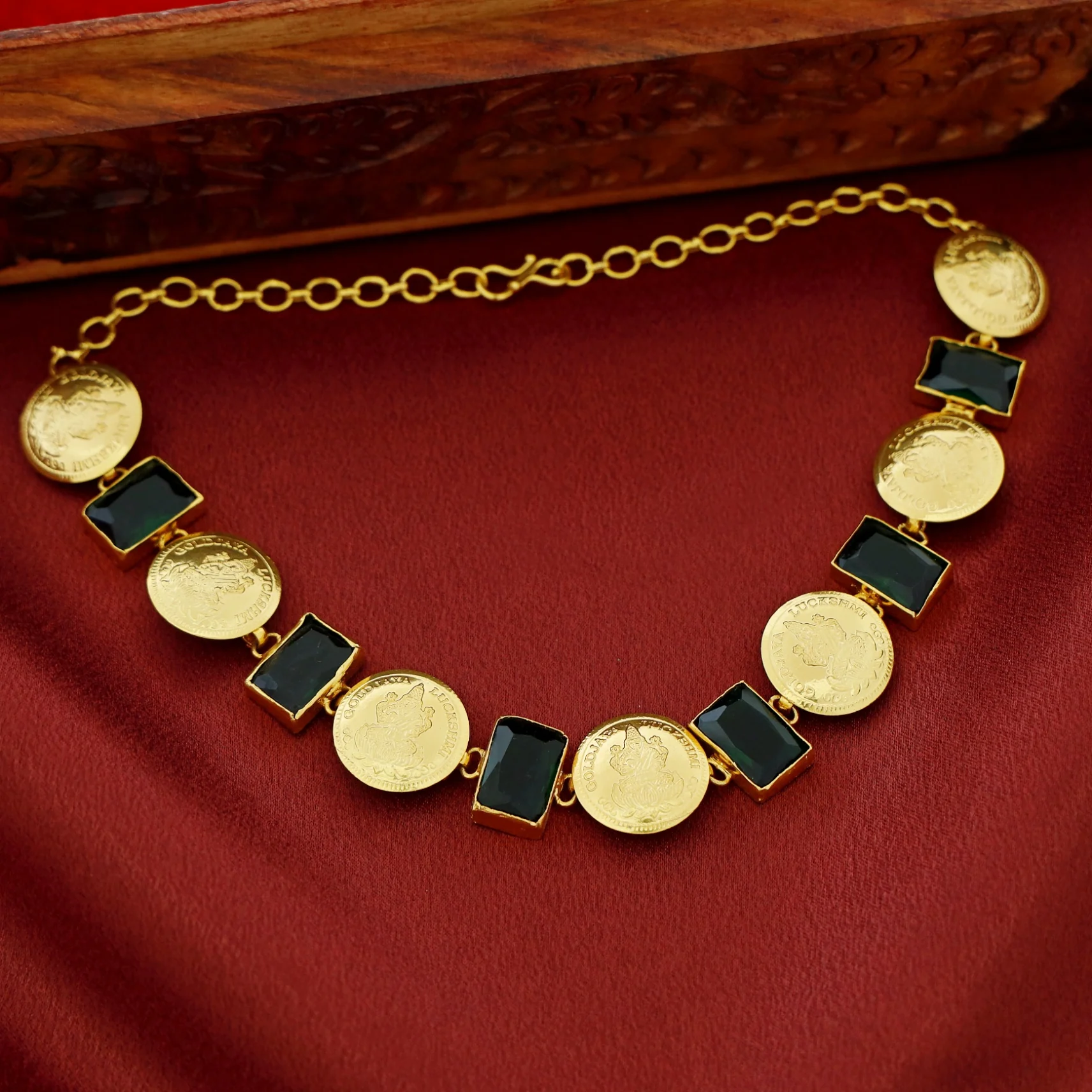 Jaya Lakshmi Kashi Rectangle Choker - Image 6
