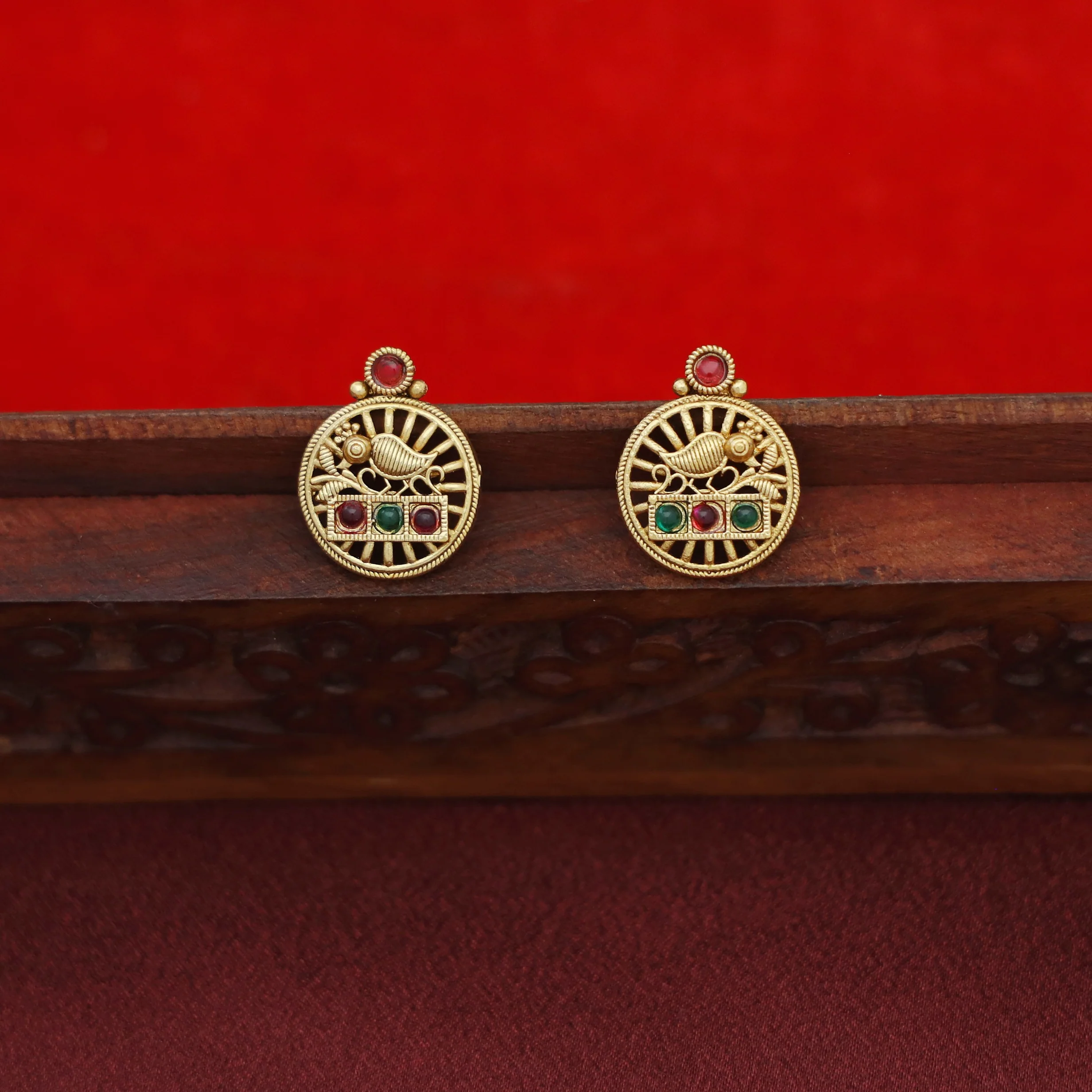 Jayasudha Golden Ball Short Neckpiece With Earring - Image 4