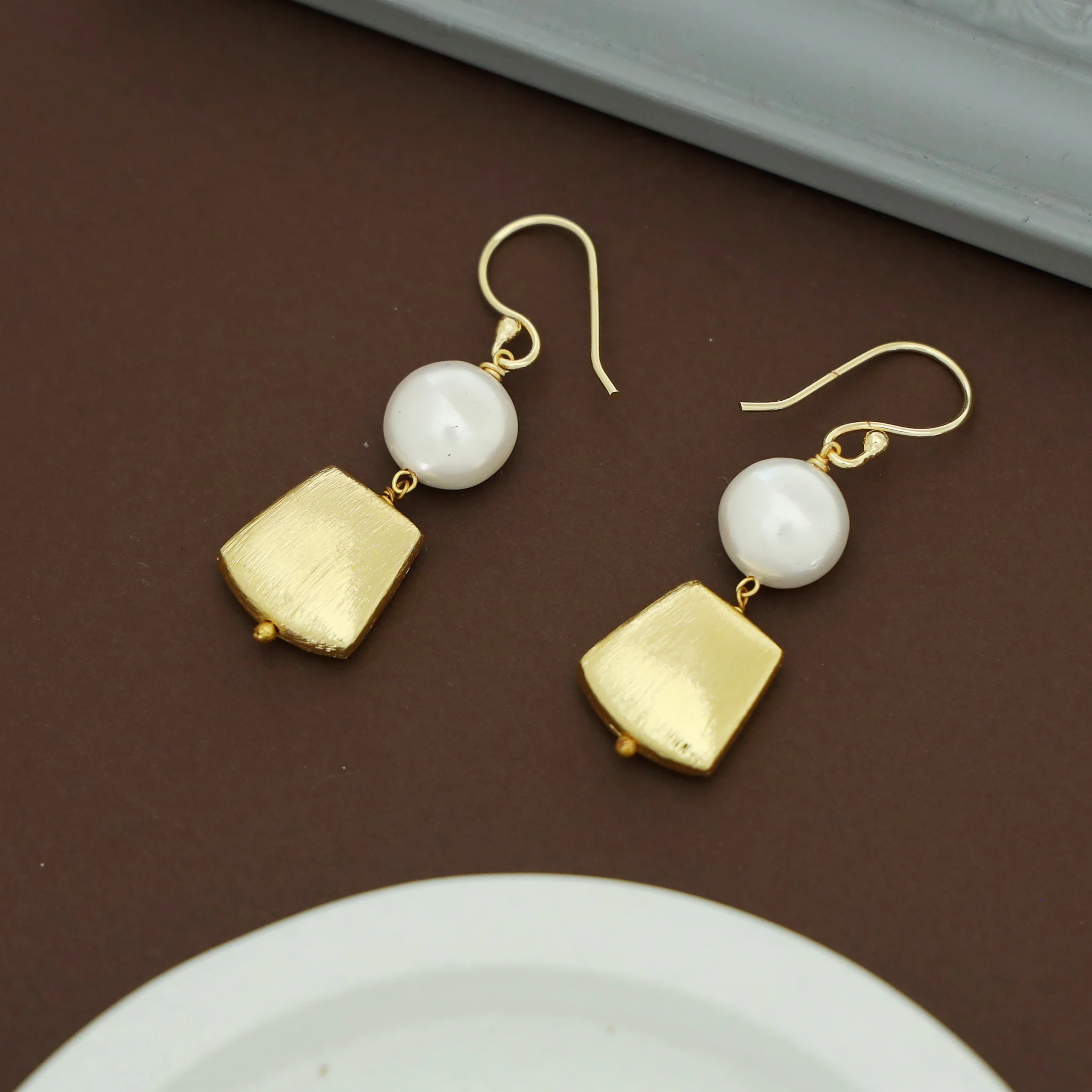 Jaynee Golden Textured Pearl Drop - Image 4