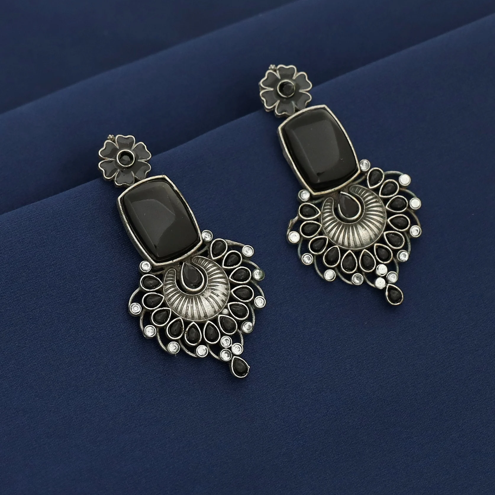 Jezebel Floral Rectangle Earring - Image 3