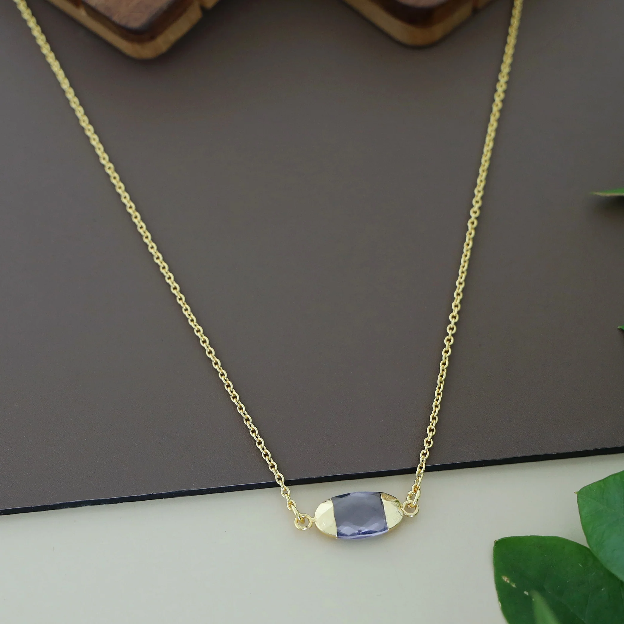 Jiniya Single Glossy Neckpiece - Image 4
