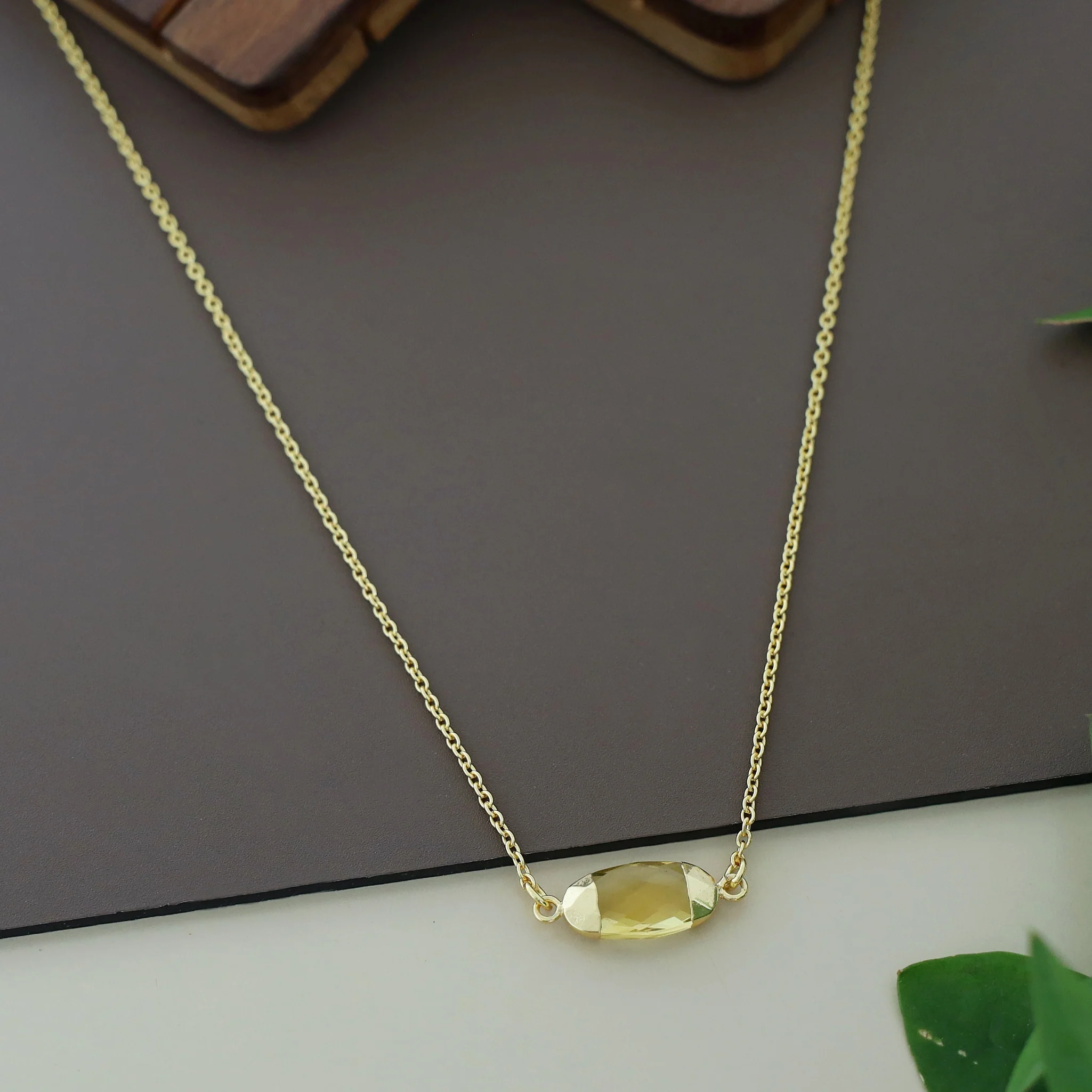 Jiniya Single Glossy Neckpiece - Image 7