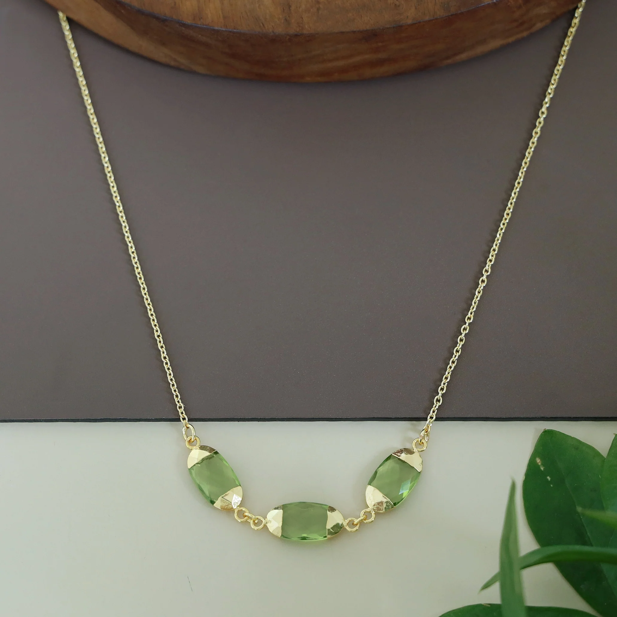 Jiniya Tri Glossy Neckpiece - Image 3