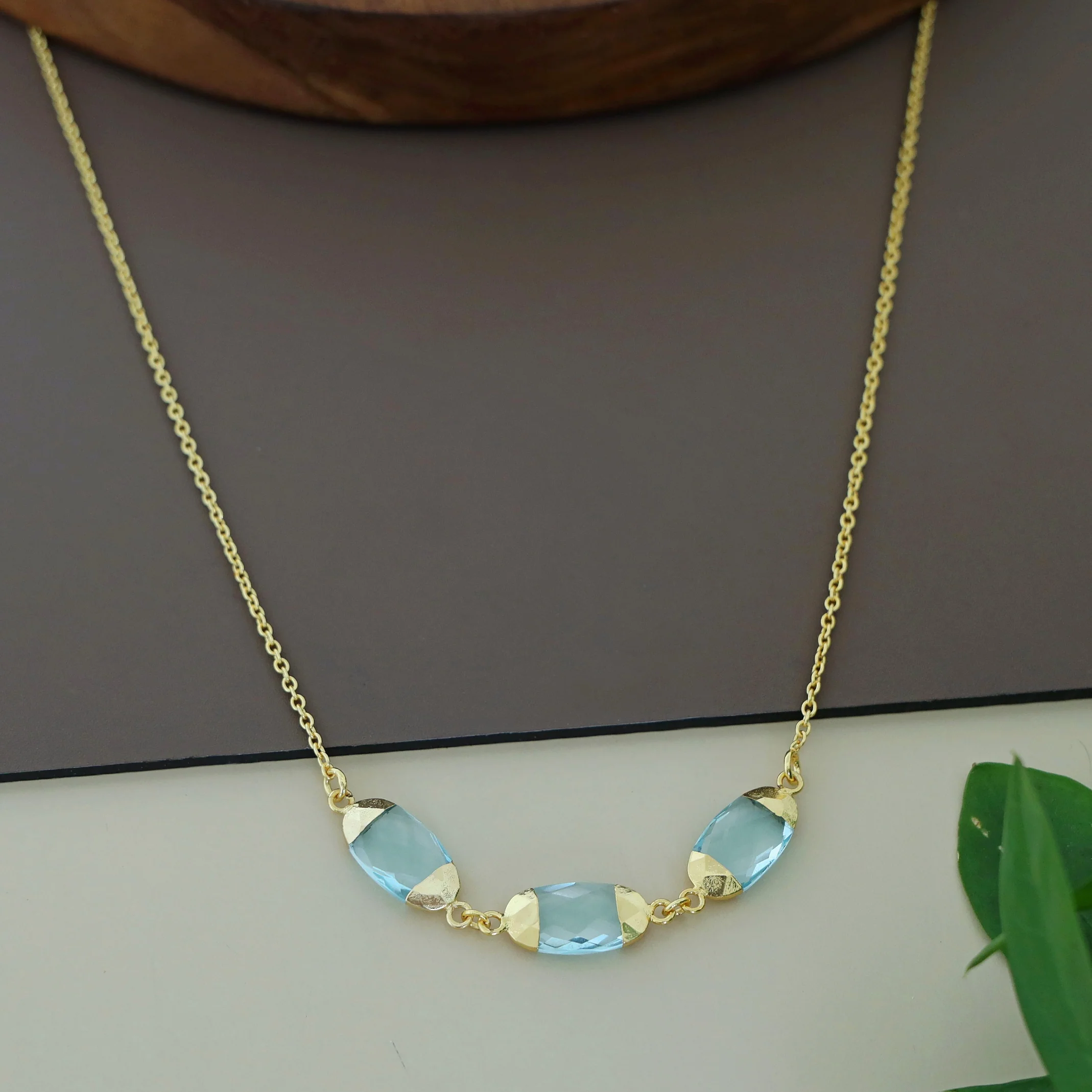 Jiniya Tri Glossy Neckpiece - Image 4