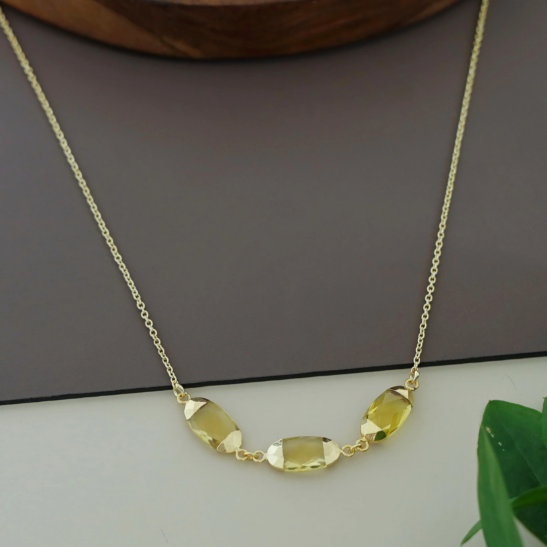 Jiniya Tri Glossy Neckpiece - Image 5